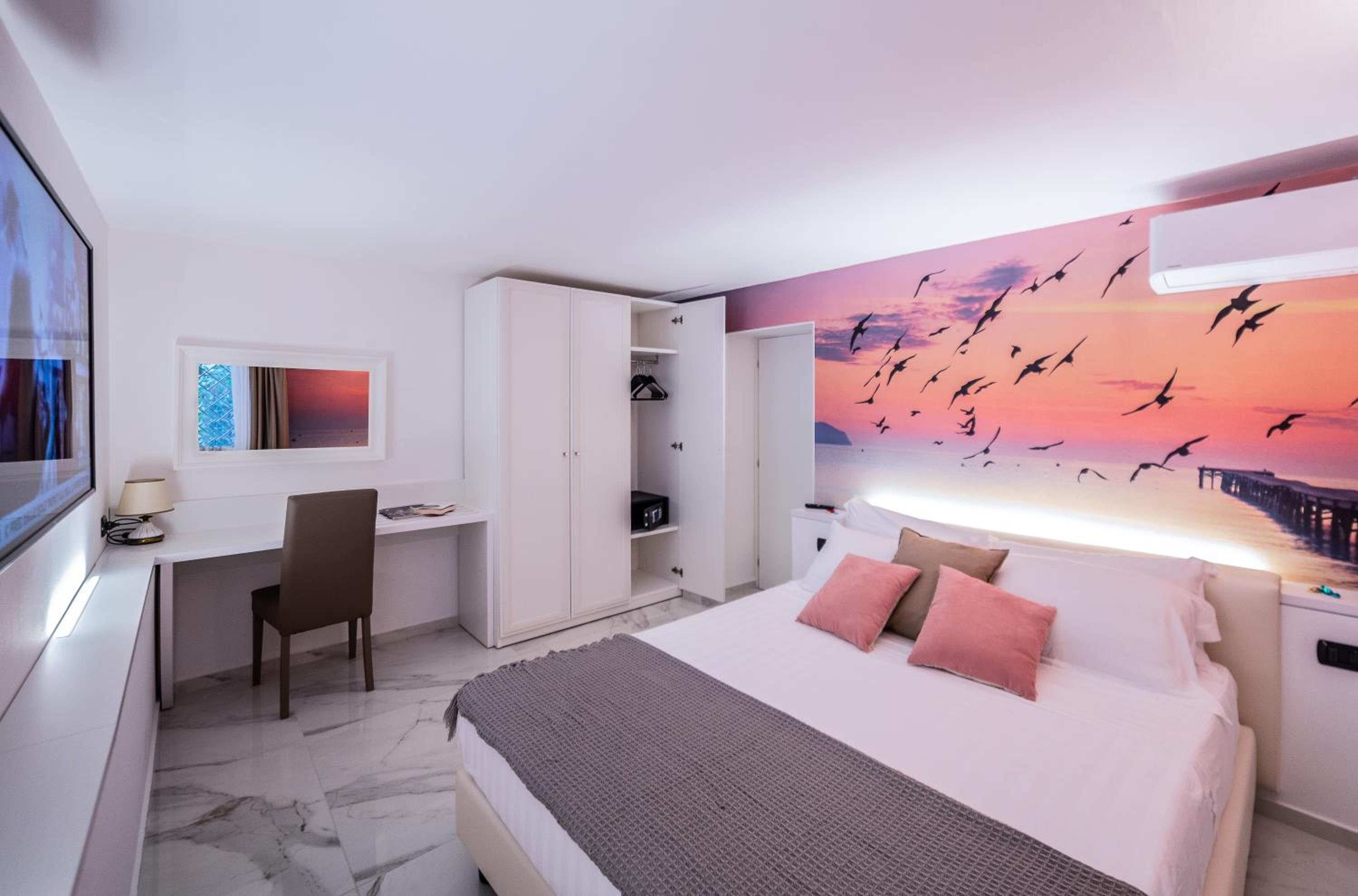 Marina Centro Suite view 5