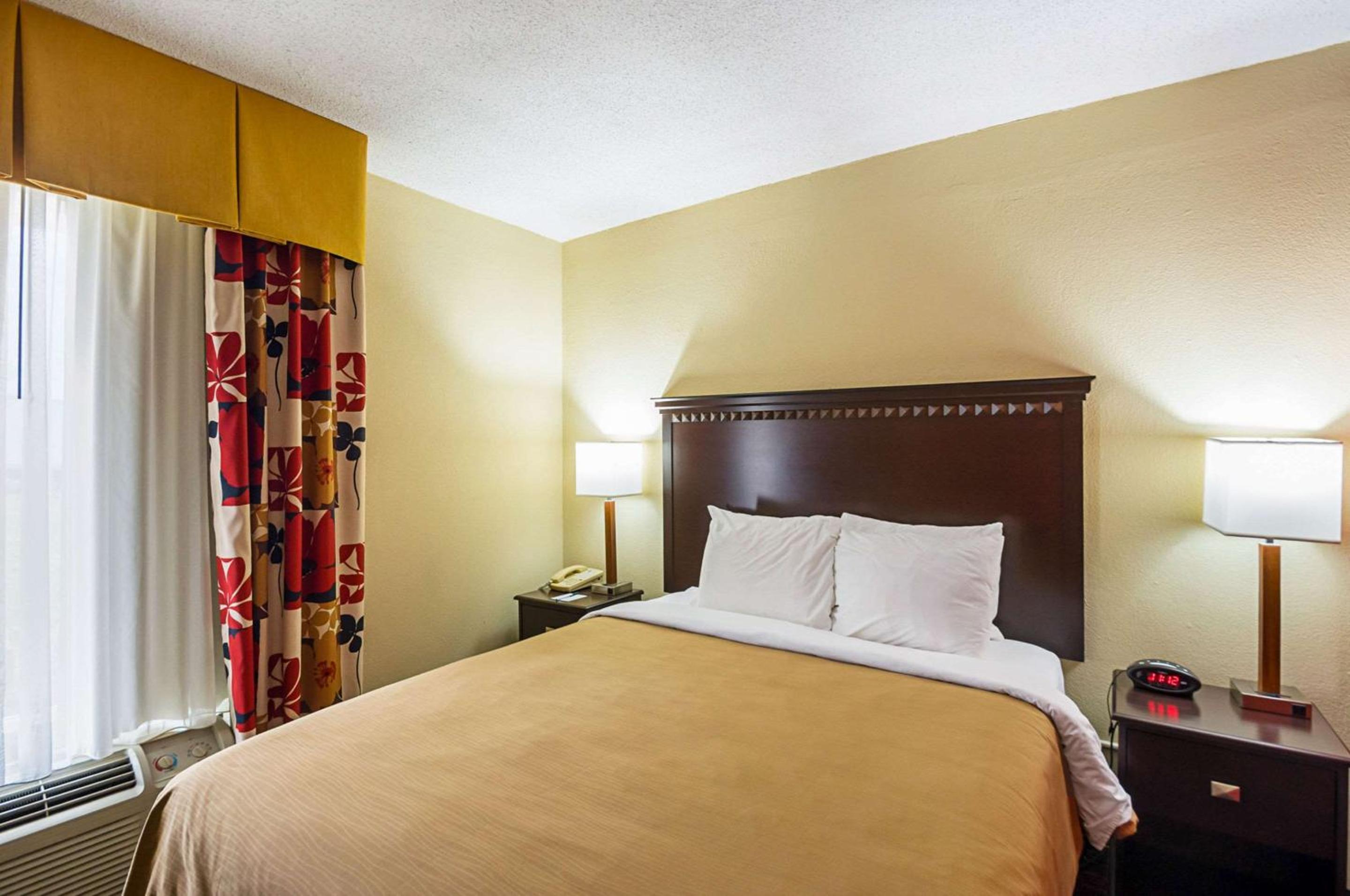 Hagerstown Vacations - Quality Inn Suites - Property Image 42