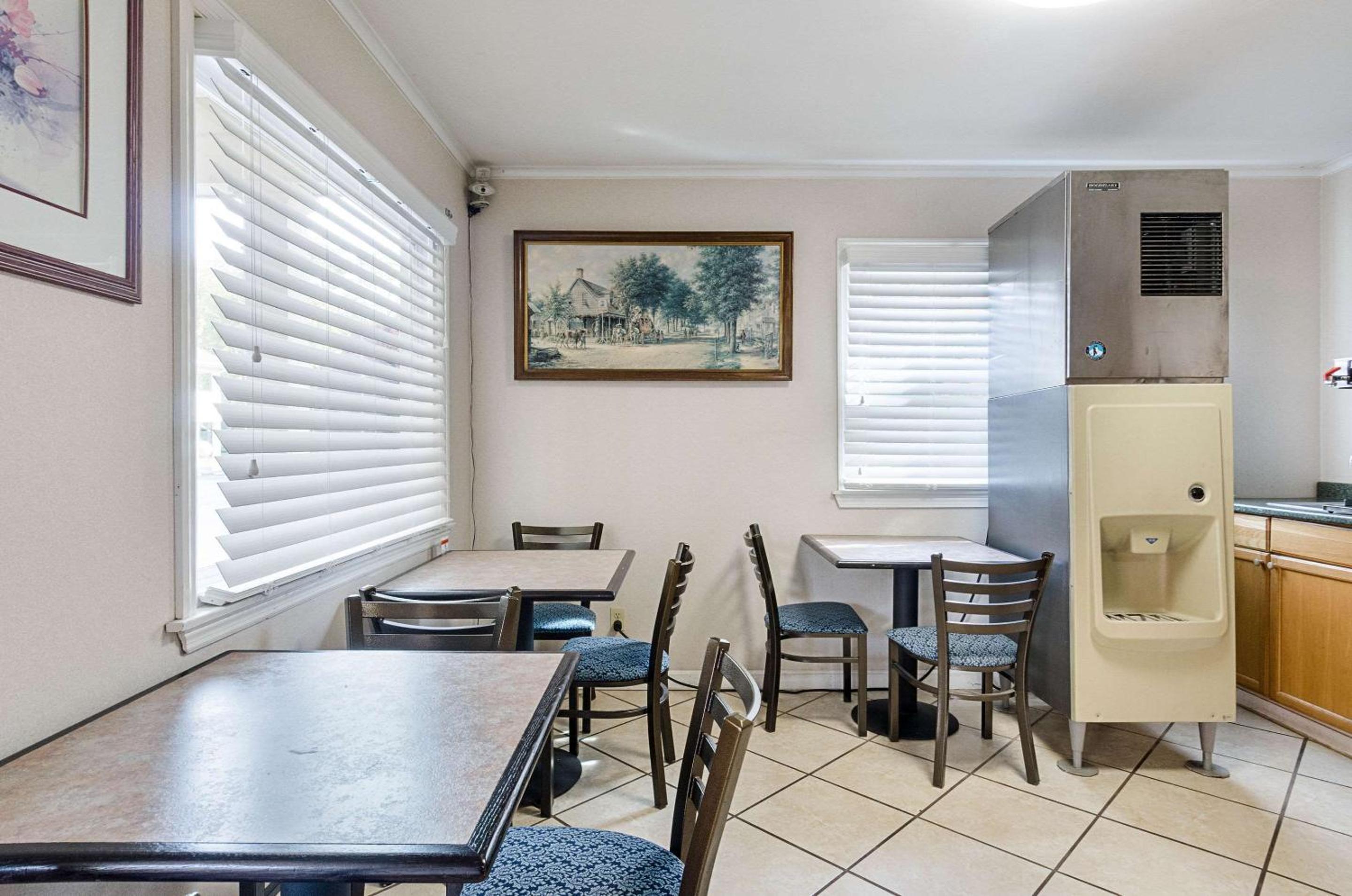 Econo Lodge Sturbridge Route 20