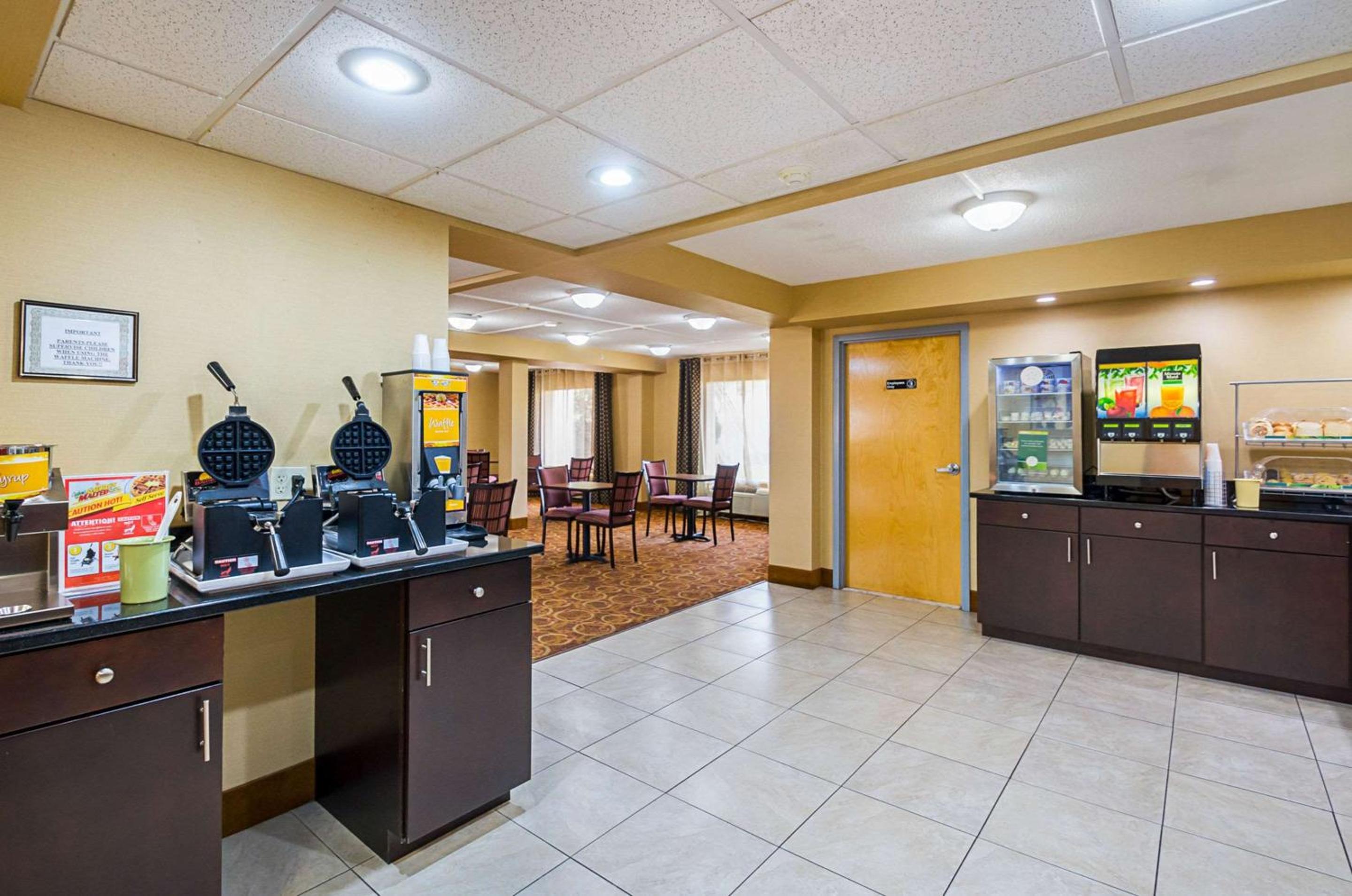Hagerstown Vacations - Quality Inn Suites - Property Image 35