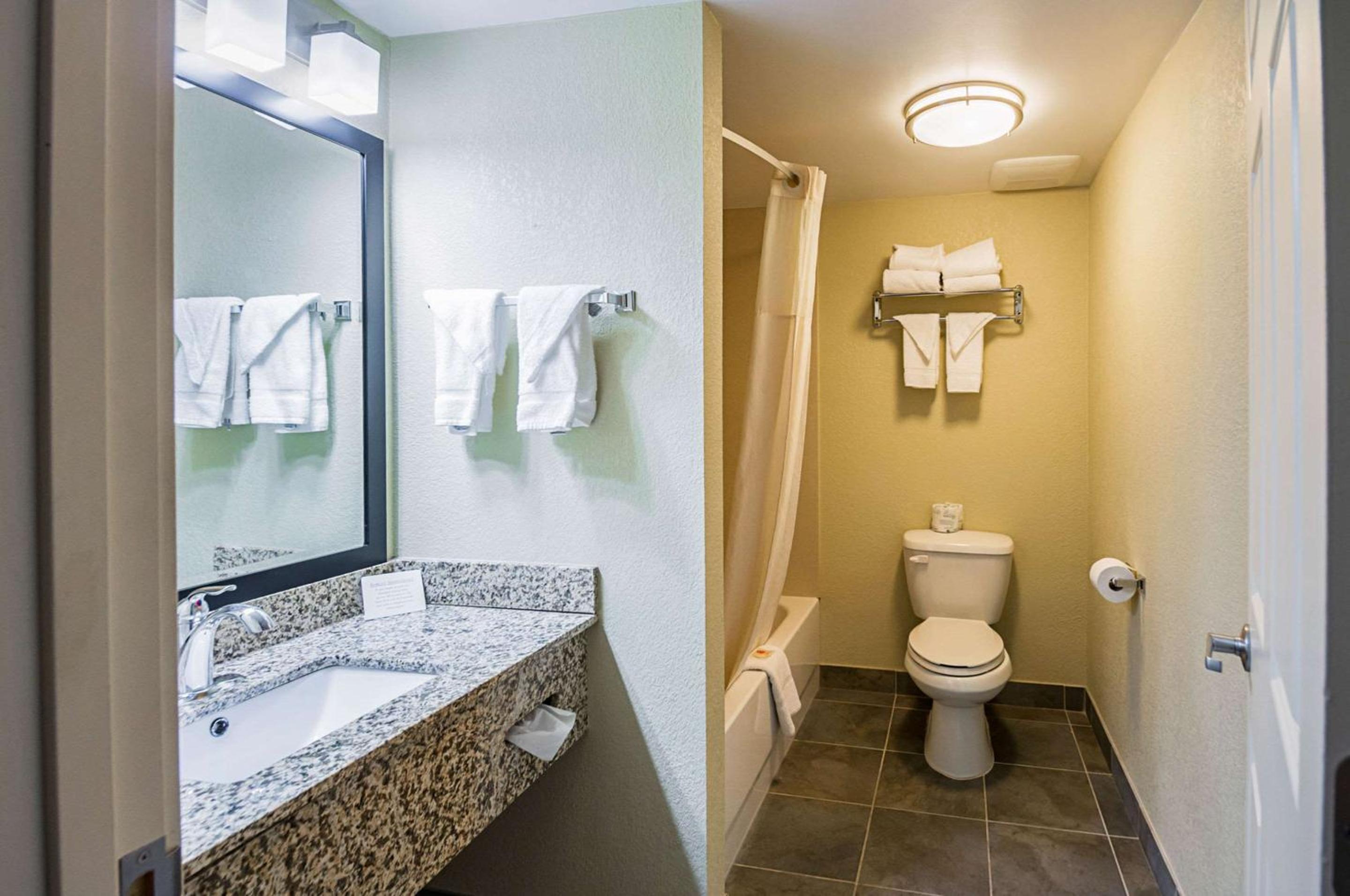 Hagerstown Vacations - Quality Inn  Suites - Property Image 11