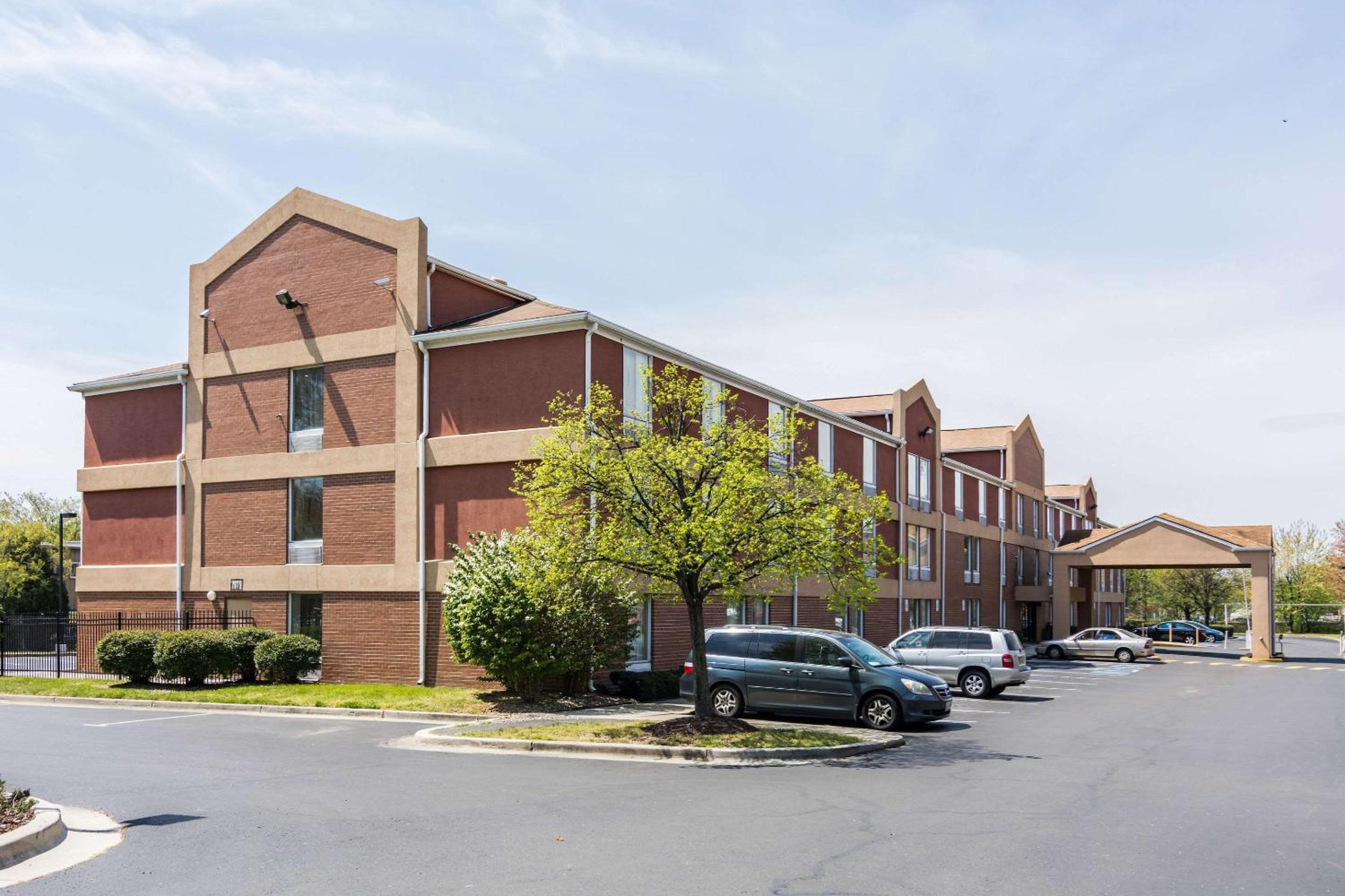 Fairfield by Marriott Inn & Suites Clinton view 2