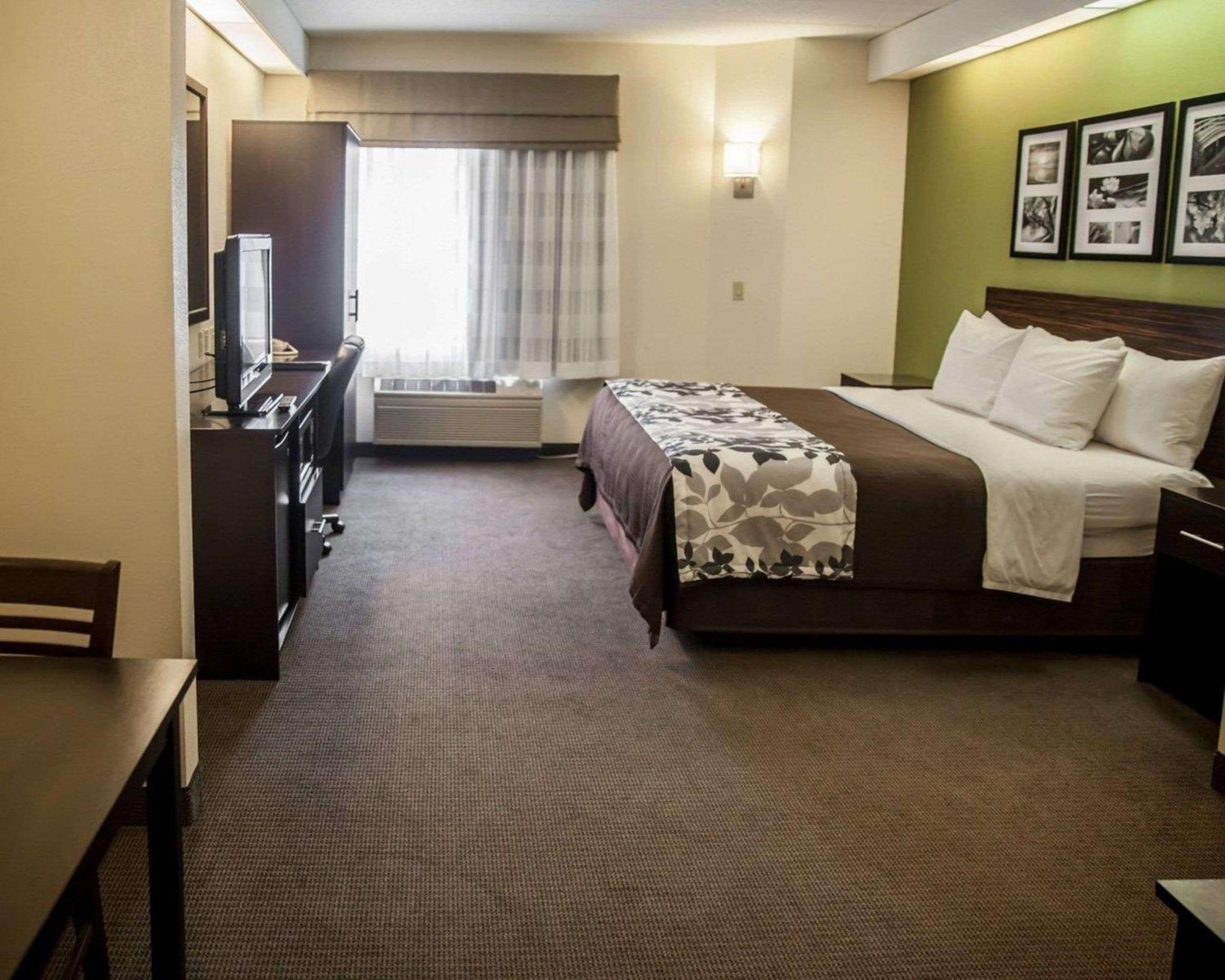 Hagerstown Vacations - Sleep Inn Suites Hagerstown - Property Image 11