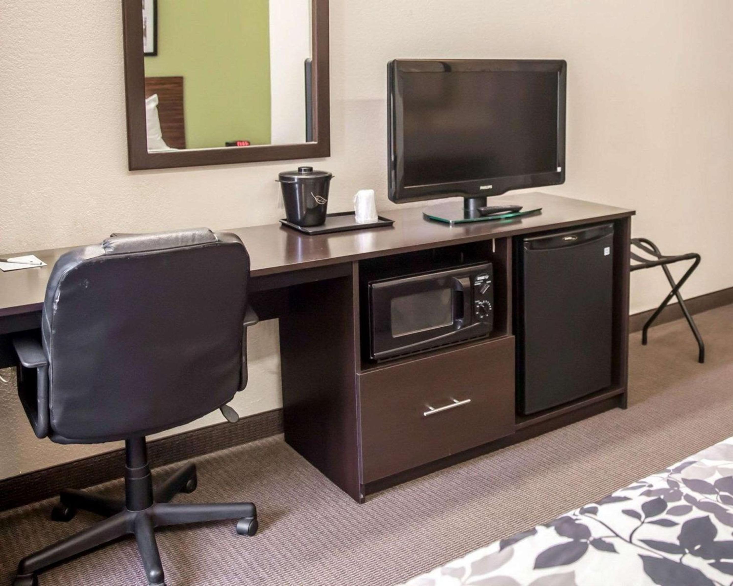 Hagerstown Vacations - Sleep Inn Suites Hagerstown - Property Image 33