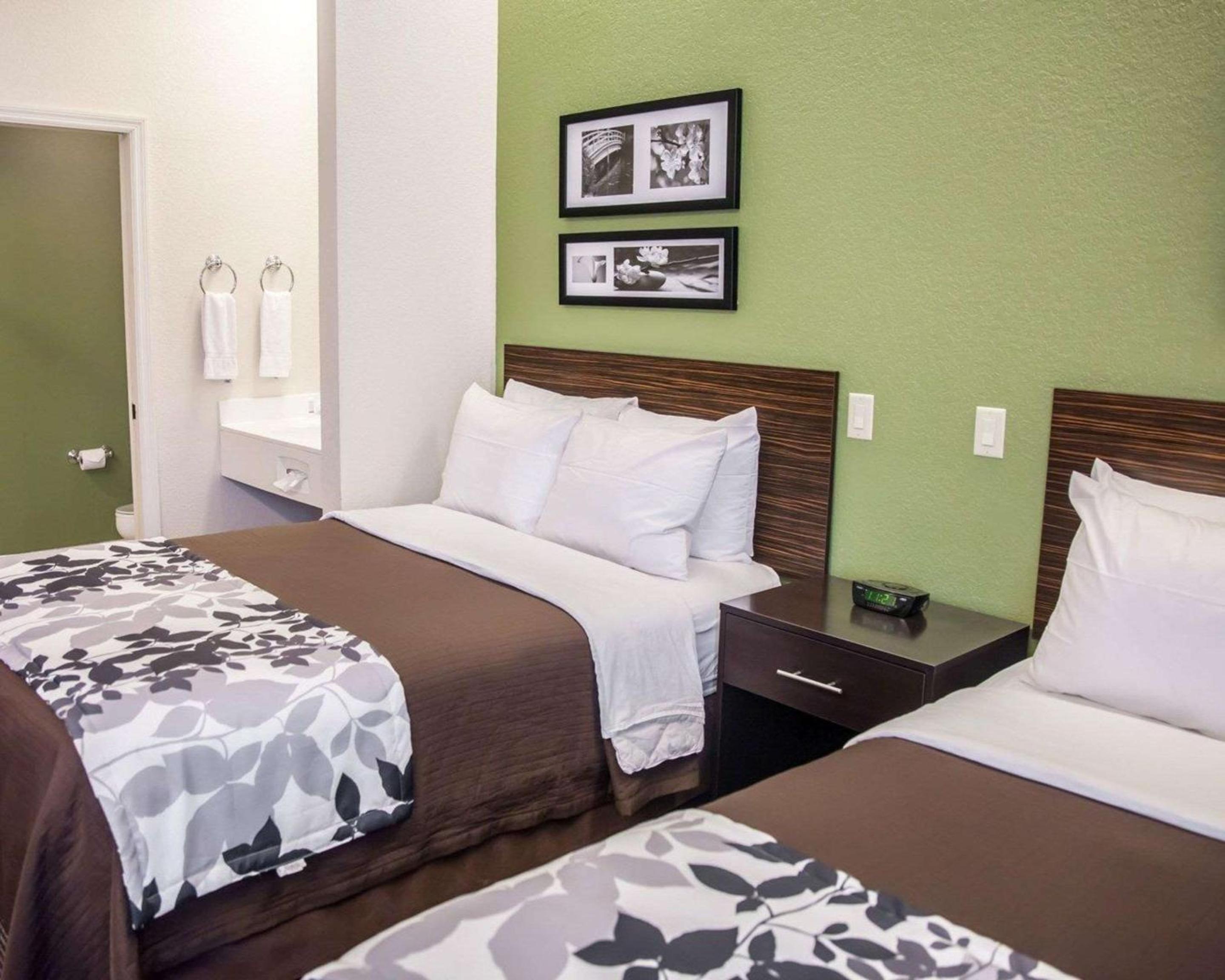 Hagerstown Vacations - Sleep Inn Suites Hagerstown - Property Image 29