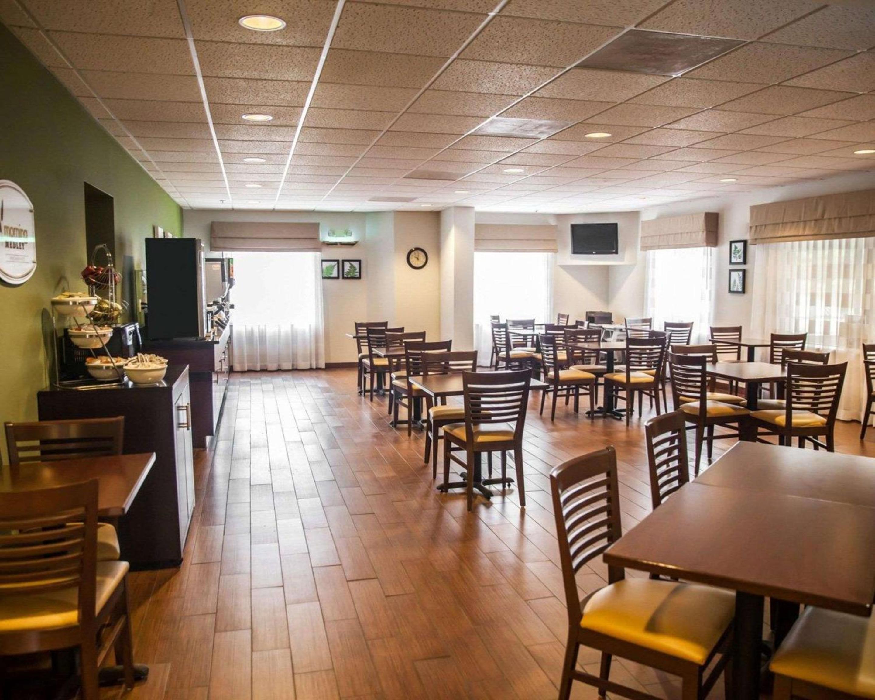 Hagerstown Vacations - Sleep Inn Suites Hagerstown - Property Image 16
