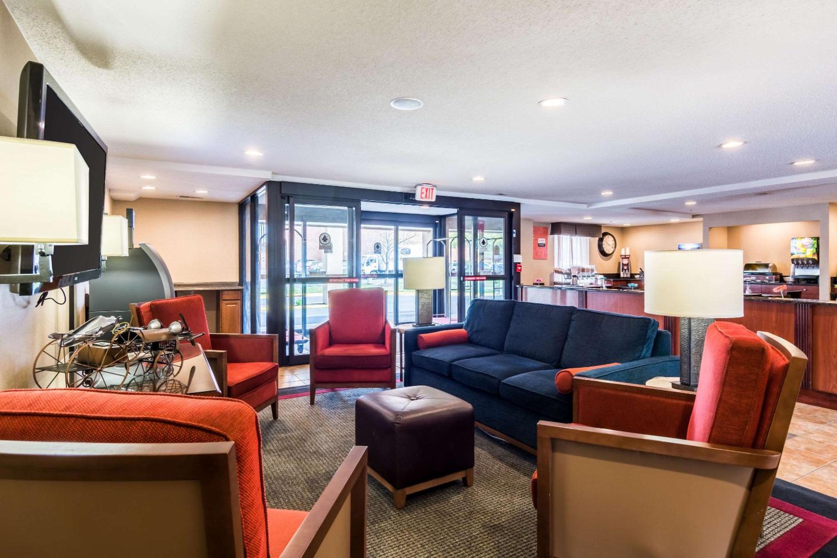 Fairfield by Marriott Inn & Suites Clinton view 3