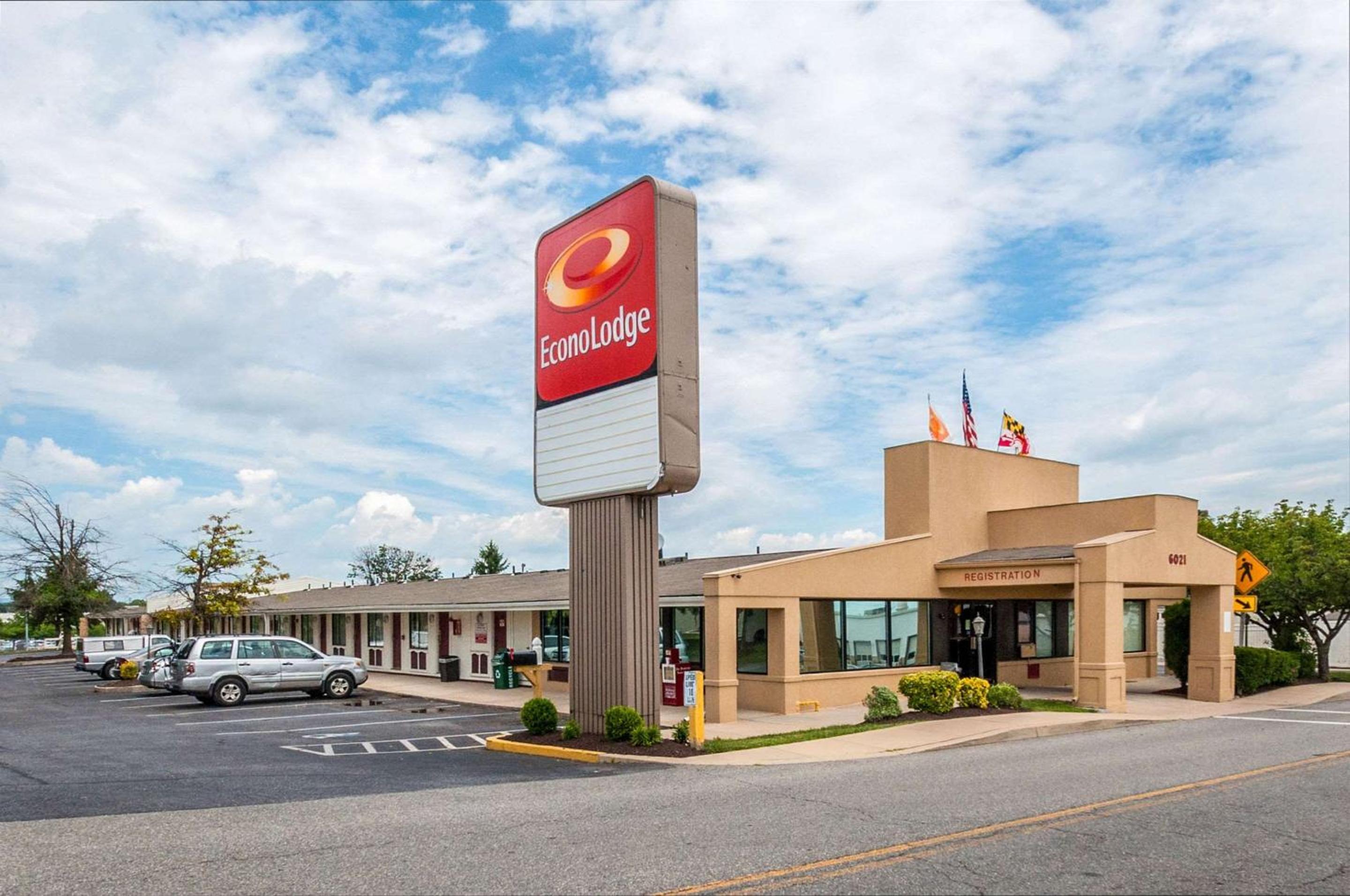 Econo Lodge Frederick I-70 view 3
