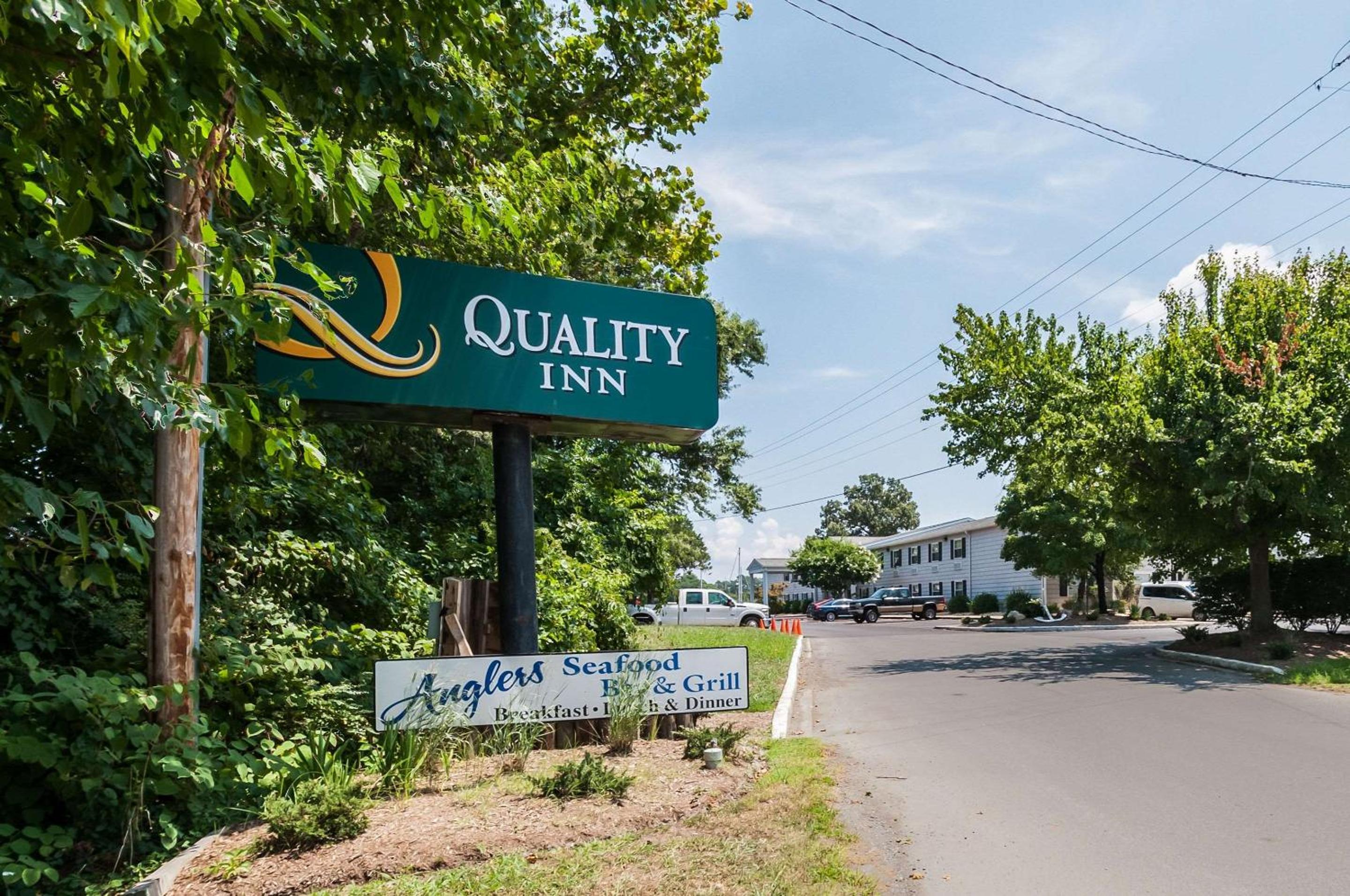 Quality Inn Solomons - Beacon Marina view 2