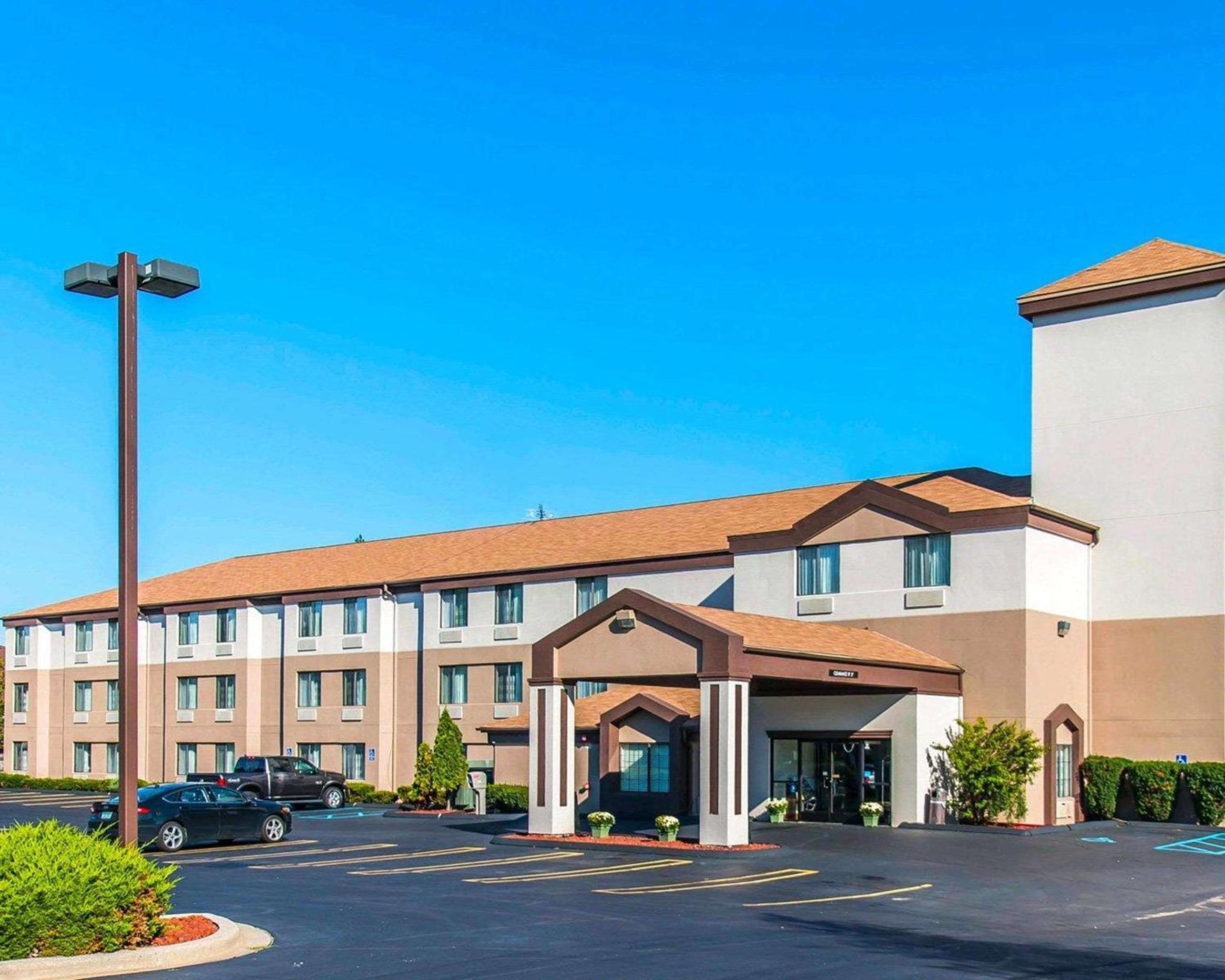 Sleep Inn Midland - Bay City West view 3
