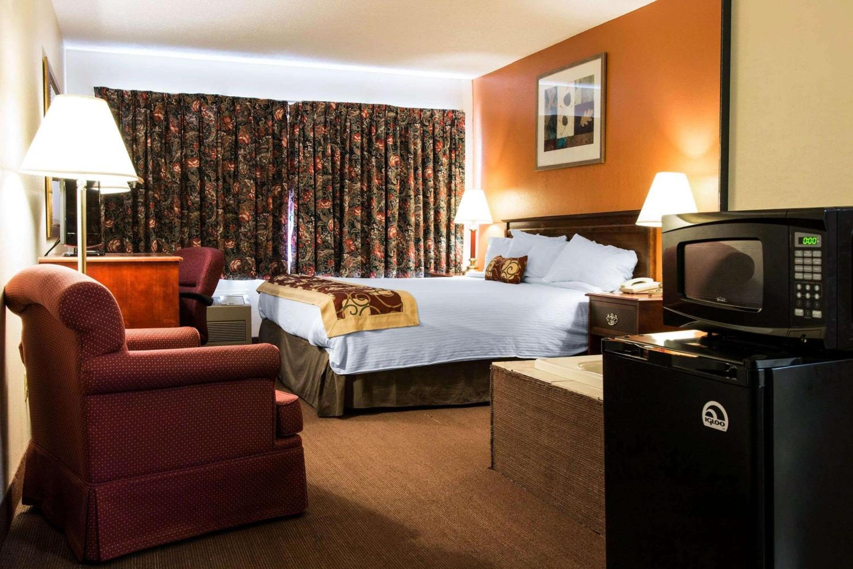 Rodeway Inn Muskegon Airport