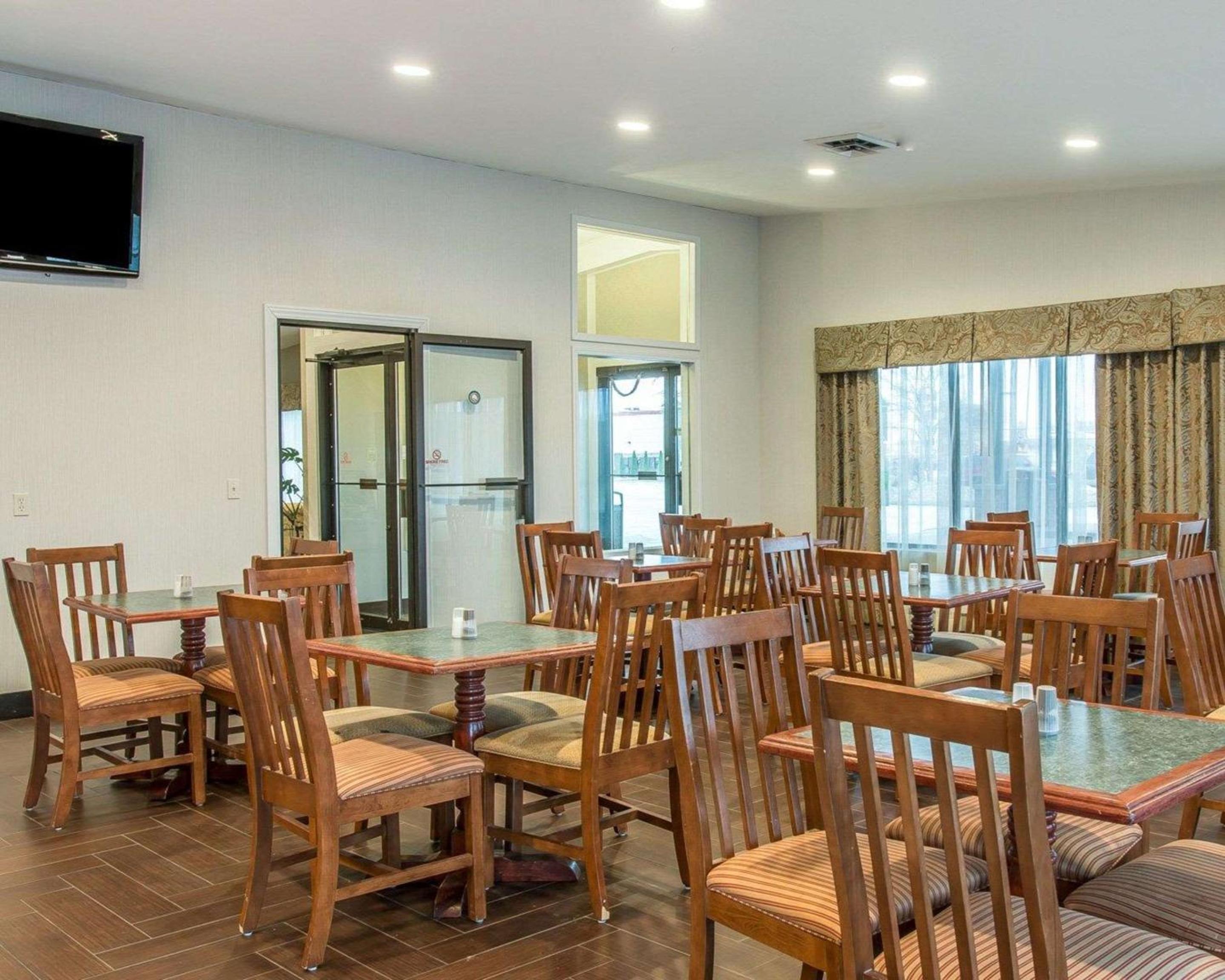 Gaylord Vacations - Quality Inn - Property Image 1