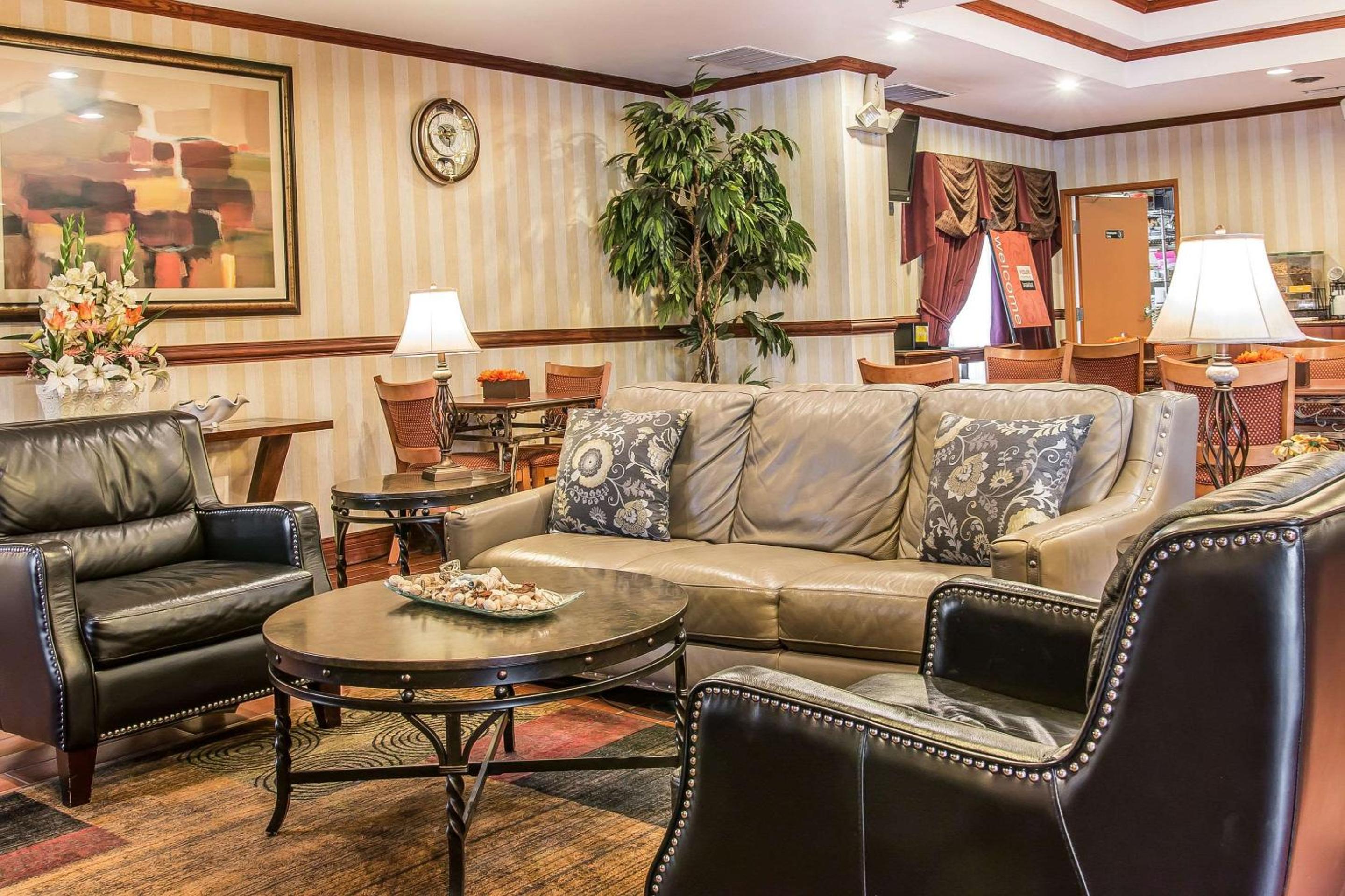 Quality Inn & Suites Ann Arbor Hwy 23