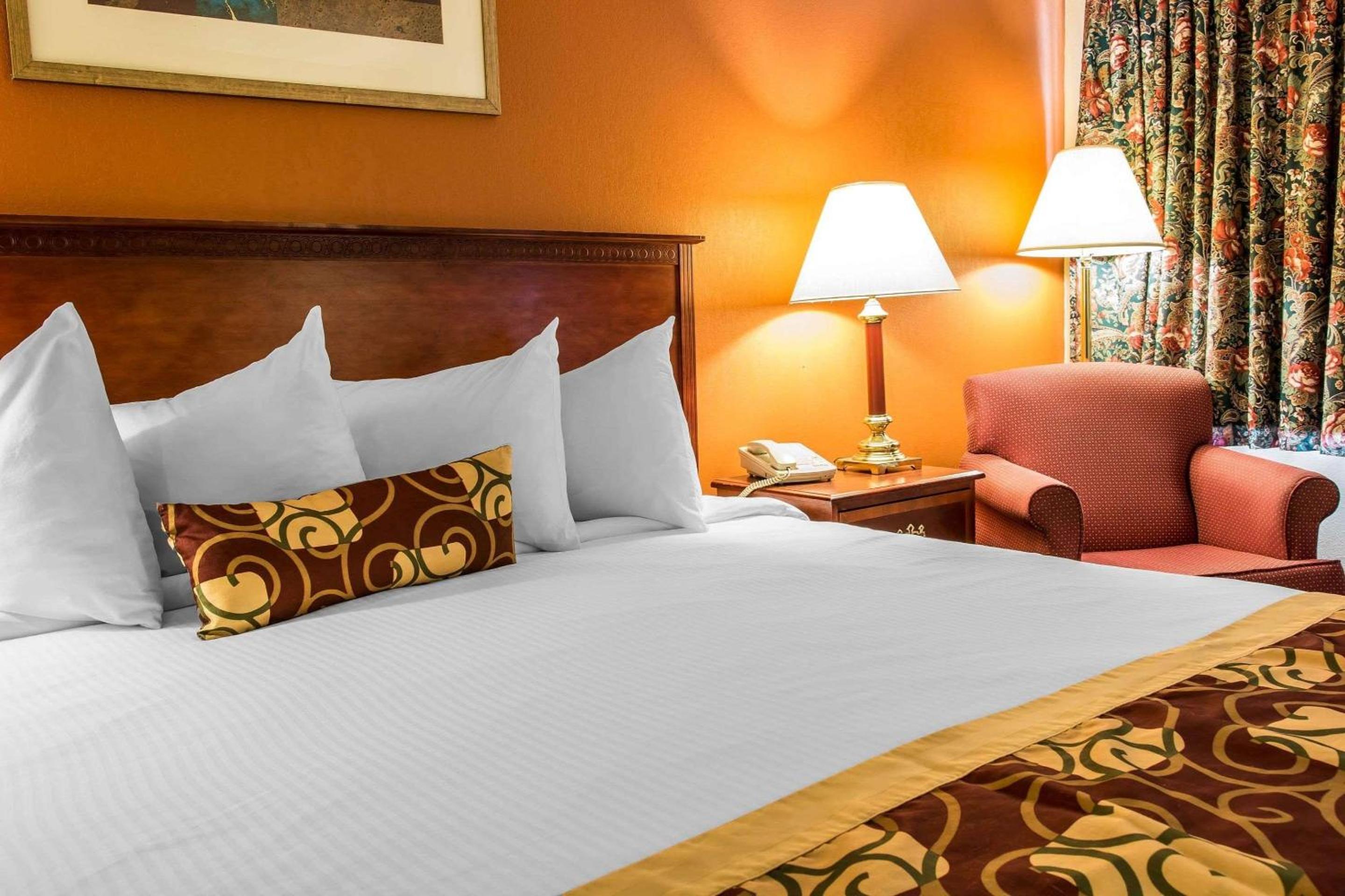 Rodeway Inn Muskegon Airport