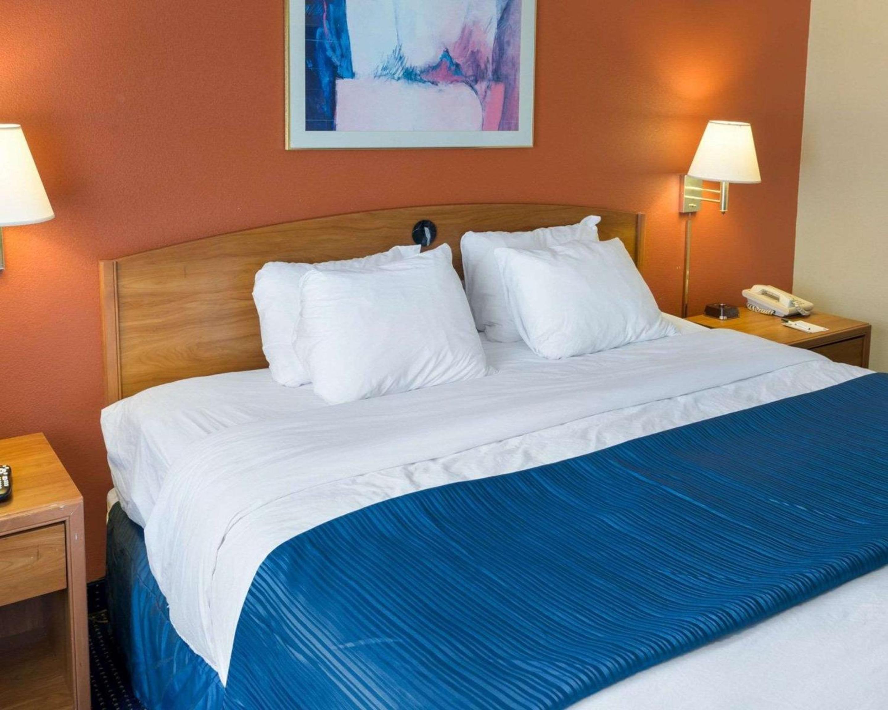 Quality Inn Lakeville - Property Image 20