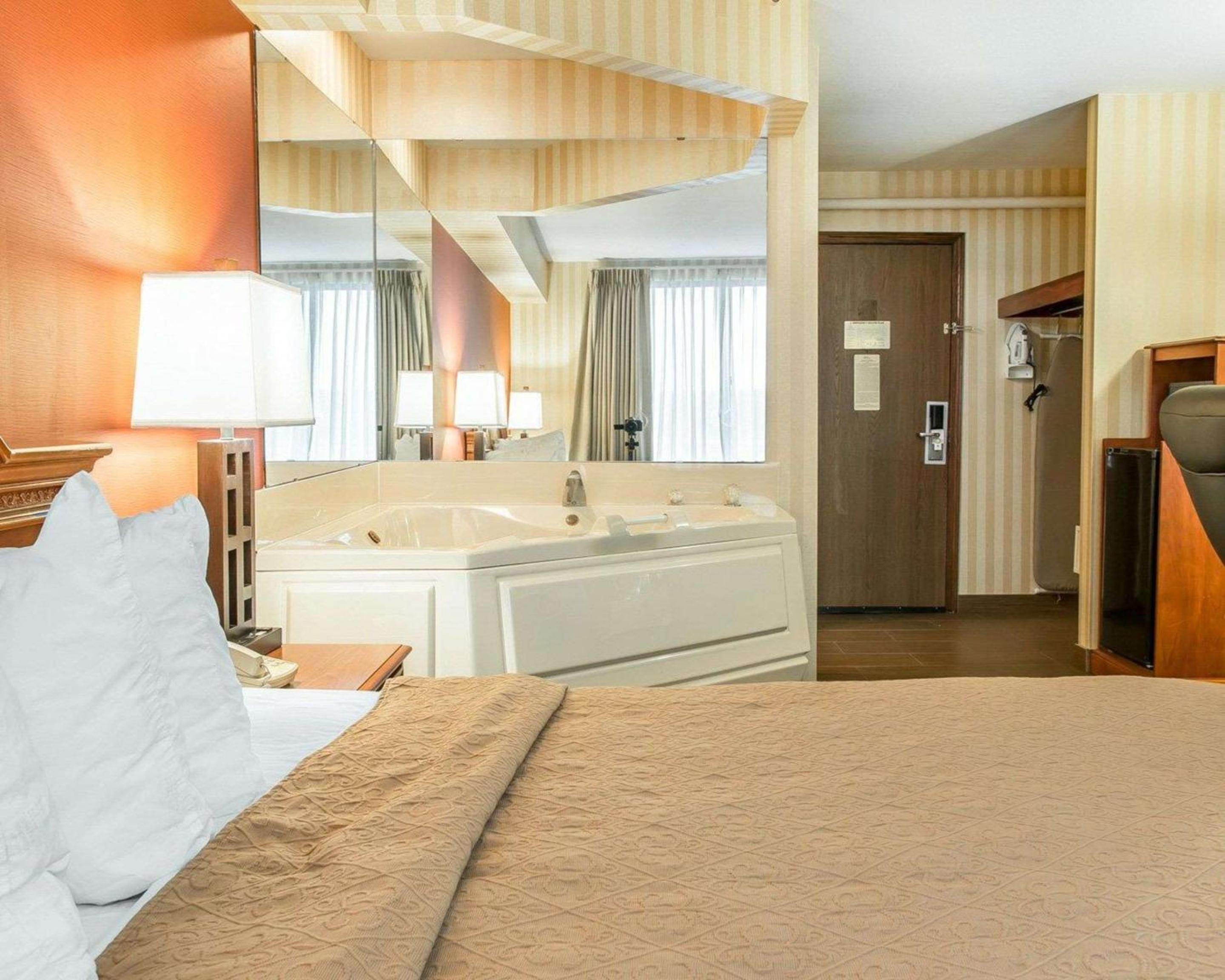 Gaylord Vacations - Quality Inn - Property Image 2