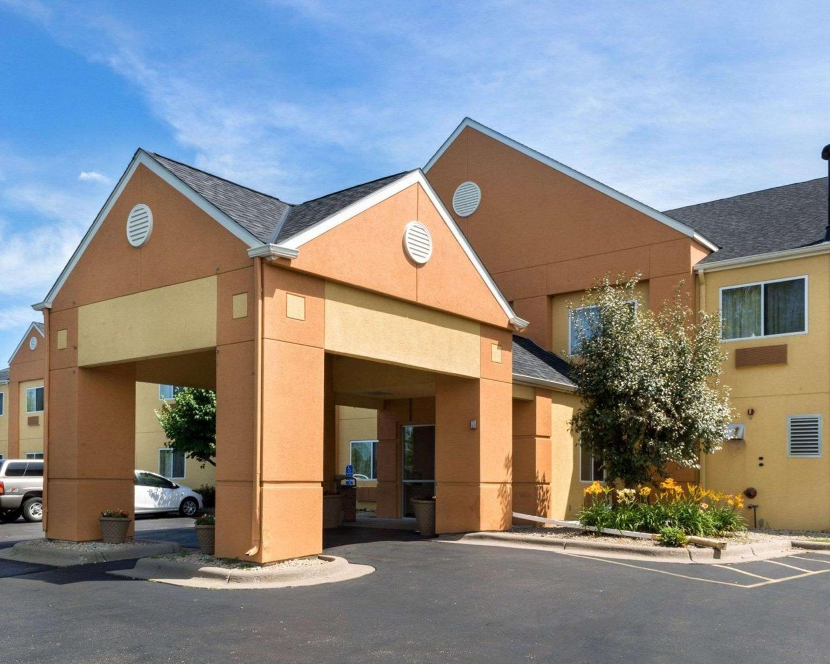 Quality Inn Lakeville - Property Image 31
