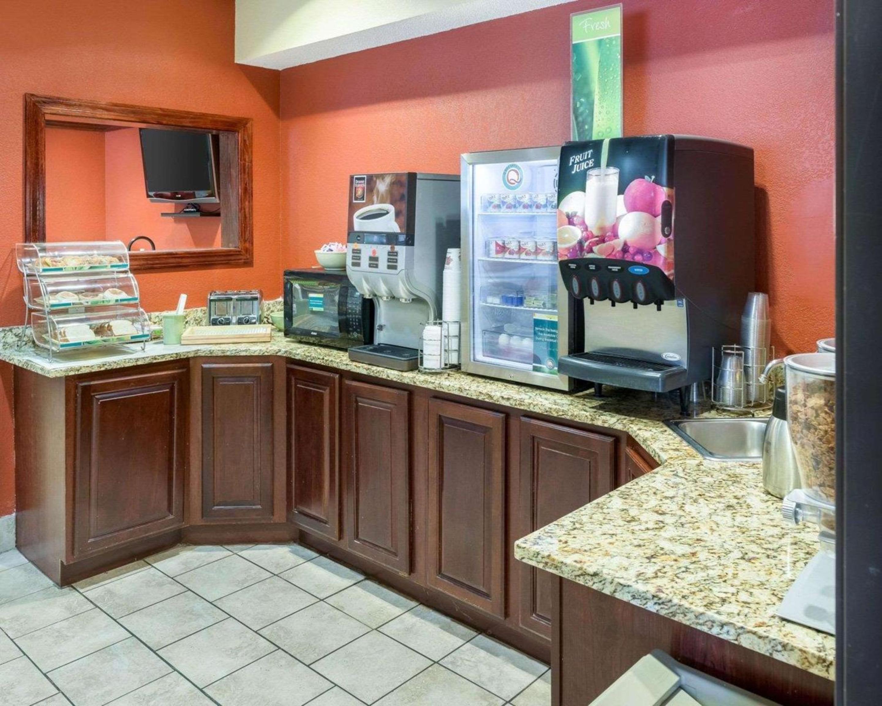Quality Inn Lakeville - Property Image 6