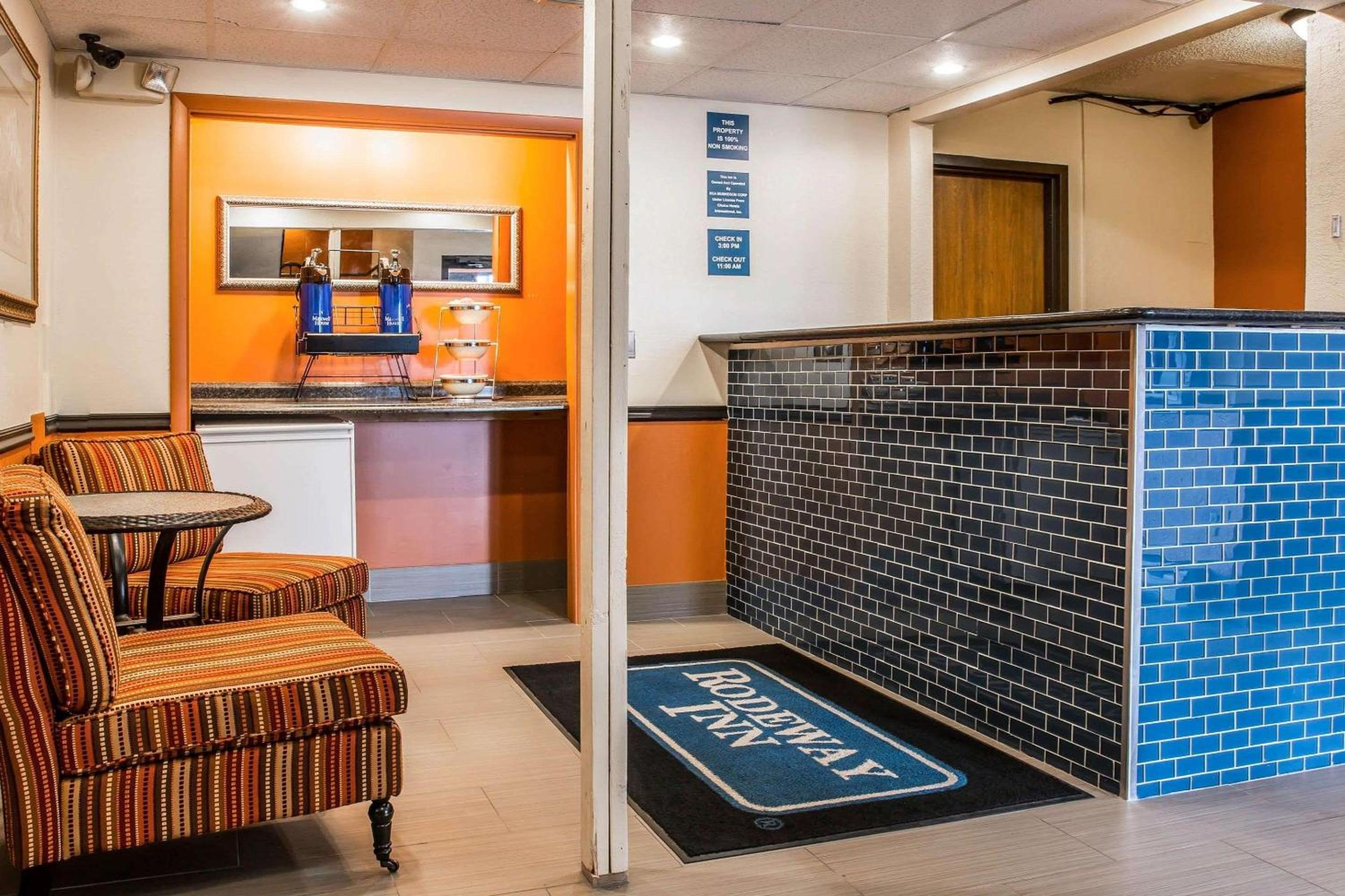 Rodeway Inn Muskegon Airport