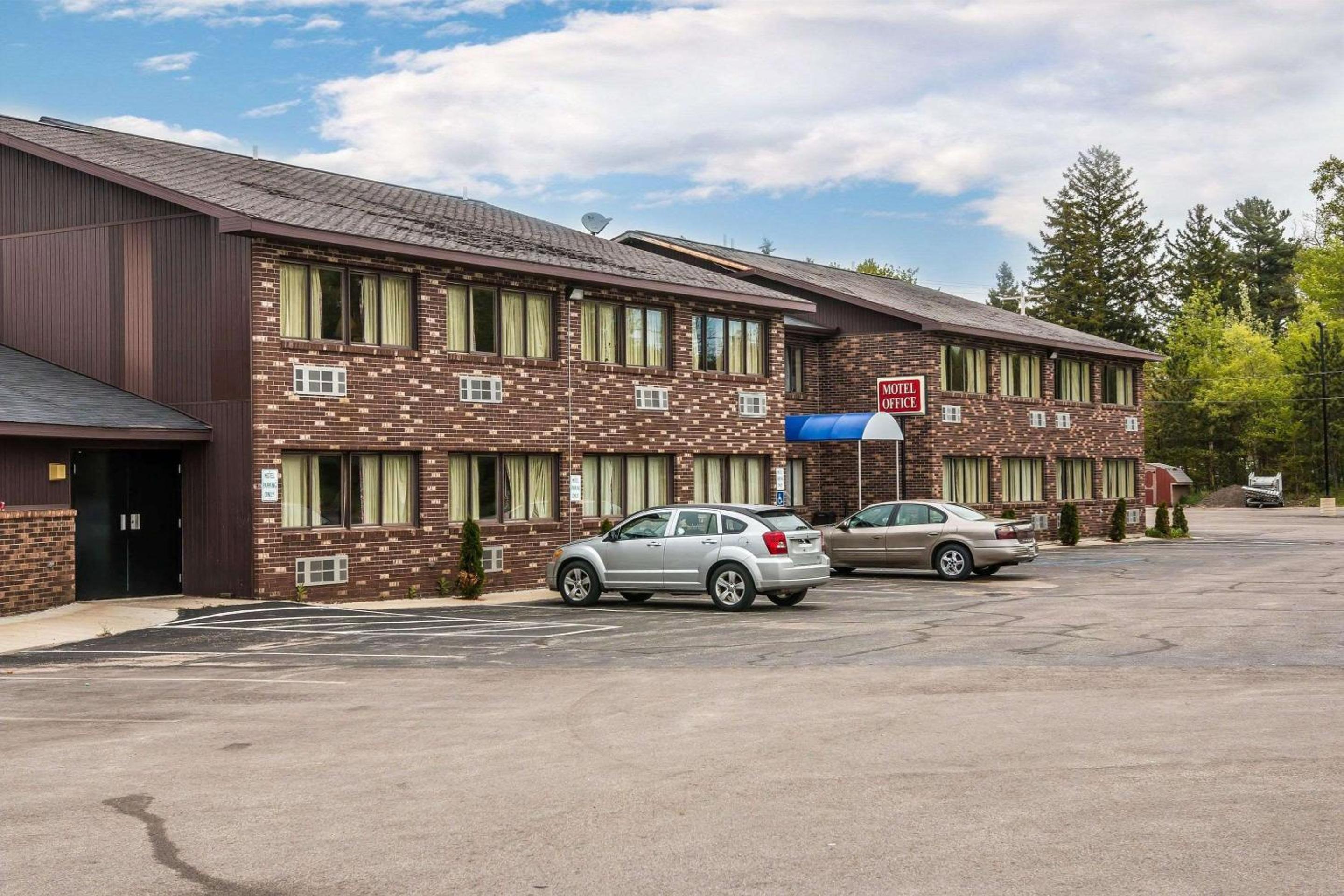 Rodeway Inn Muskegon Airport