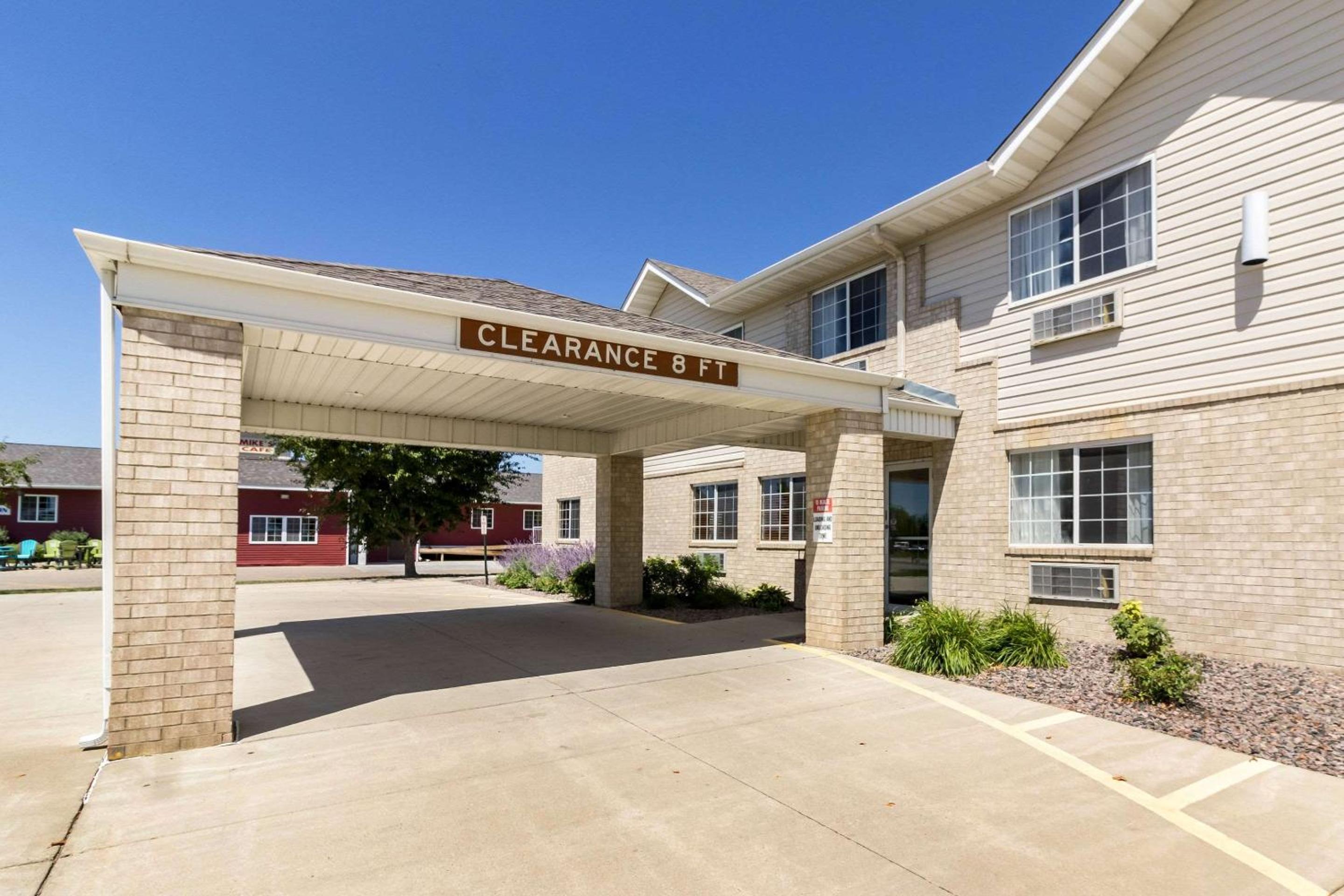 Quality Inn Marshall near University view 3