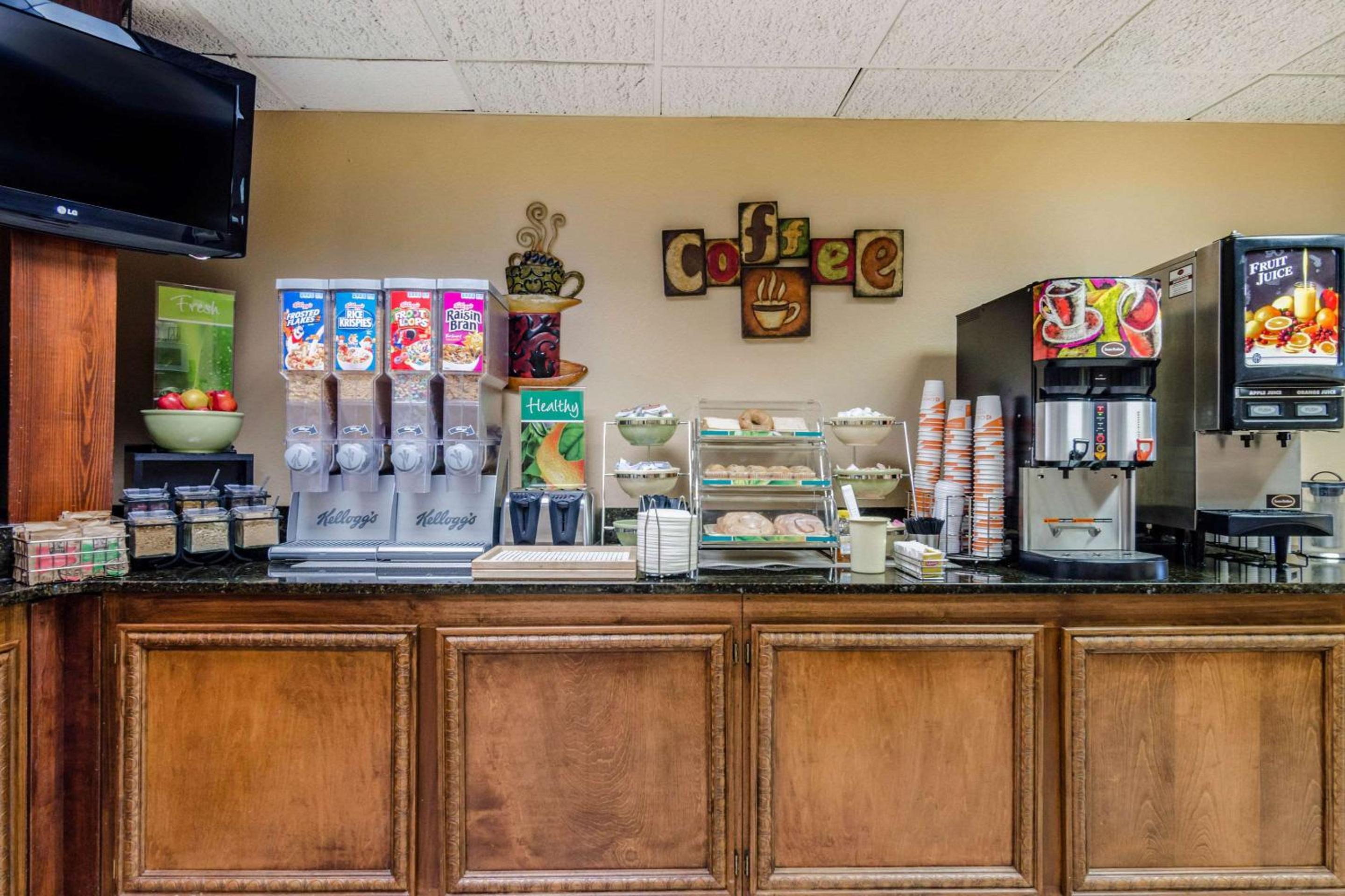 Quality Inn & Suites Carthage near Precious Moments Chapel