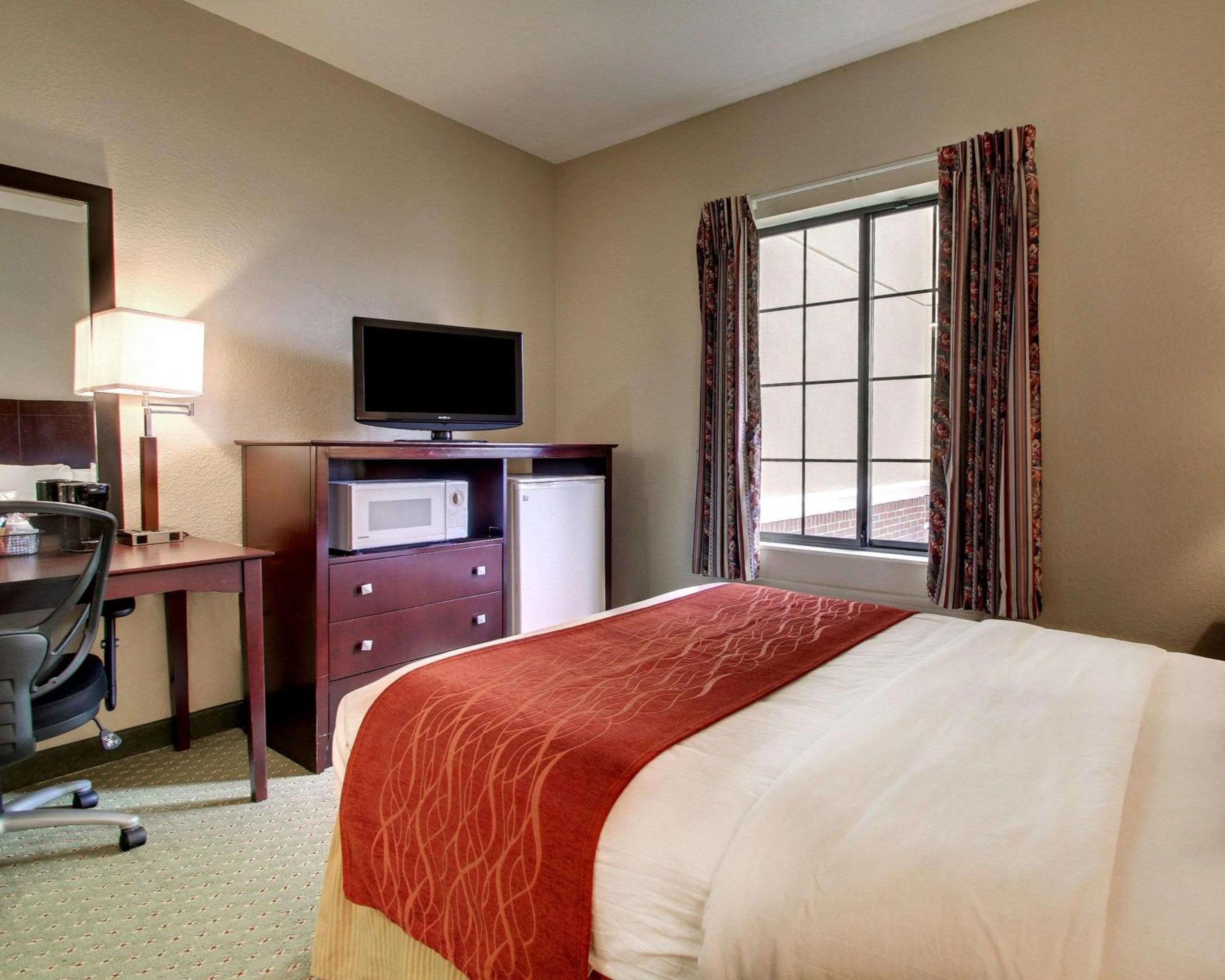 Columbia Inn & Suites view 3
