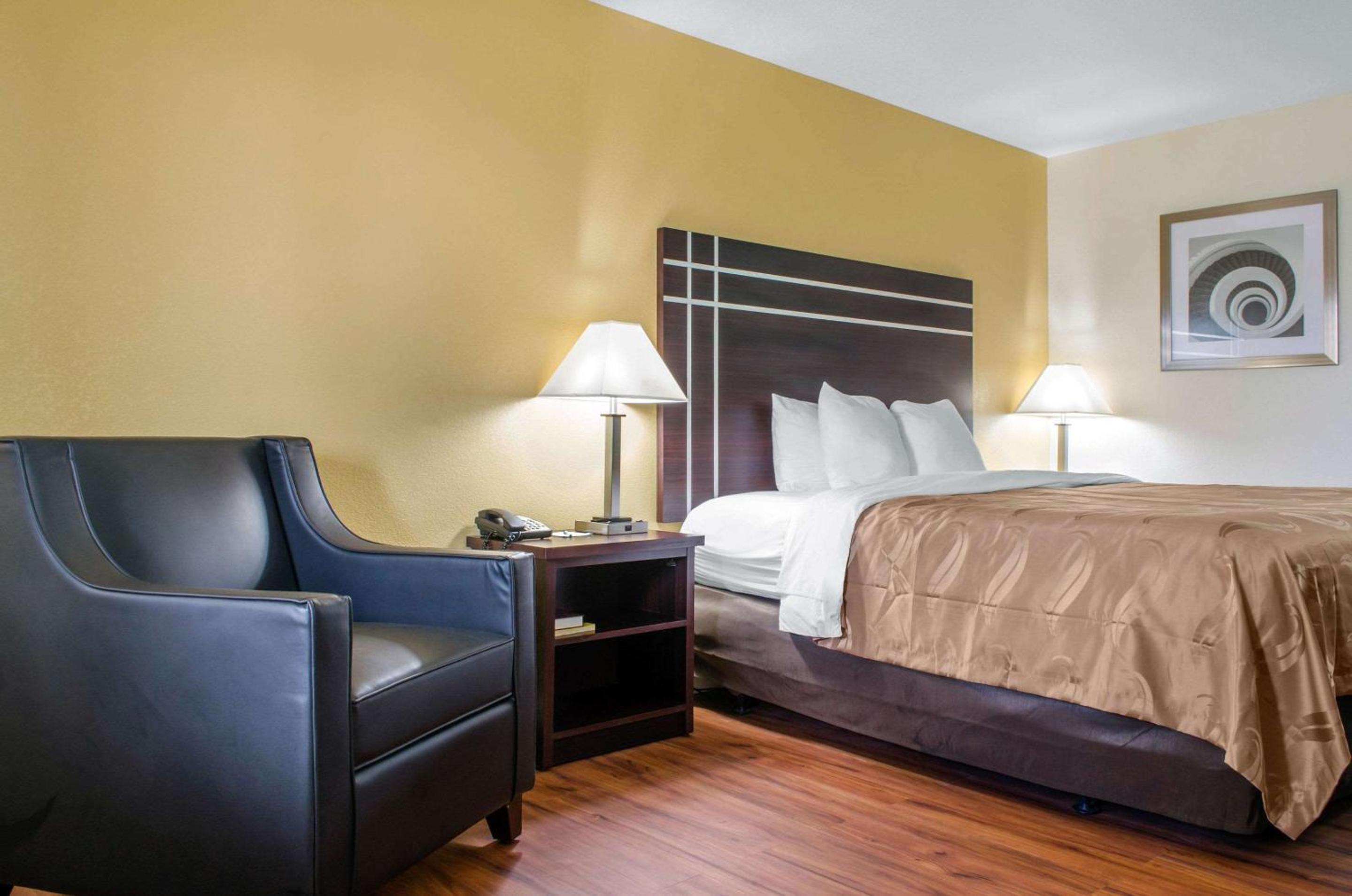 McComb Vacations - Quality Inn - Property Image 33