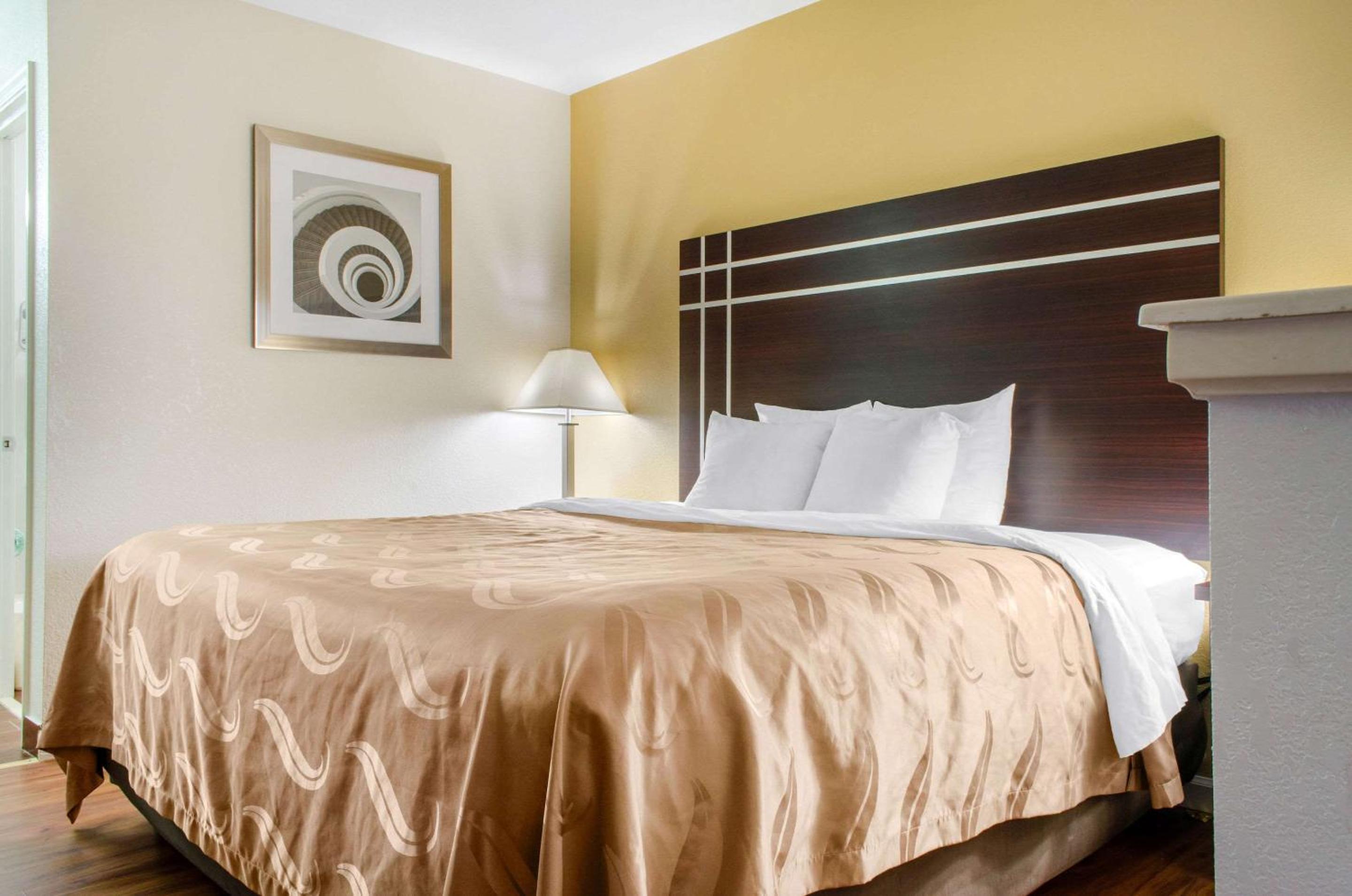 McComb Vacations - Quality Inn - Property Image 18