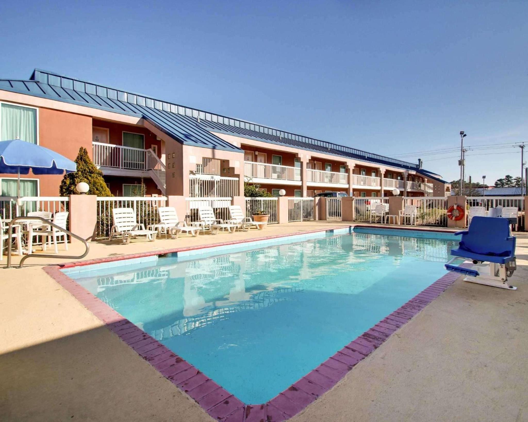 Quality Inn - Property Image 9