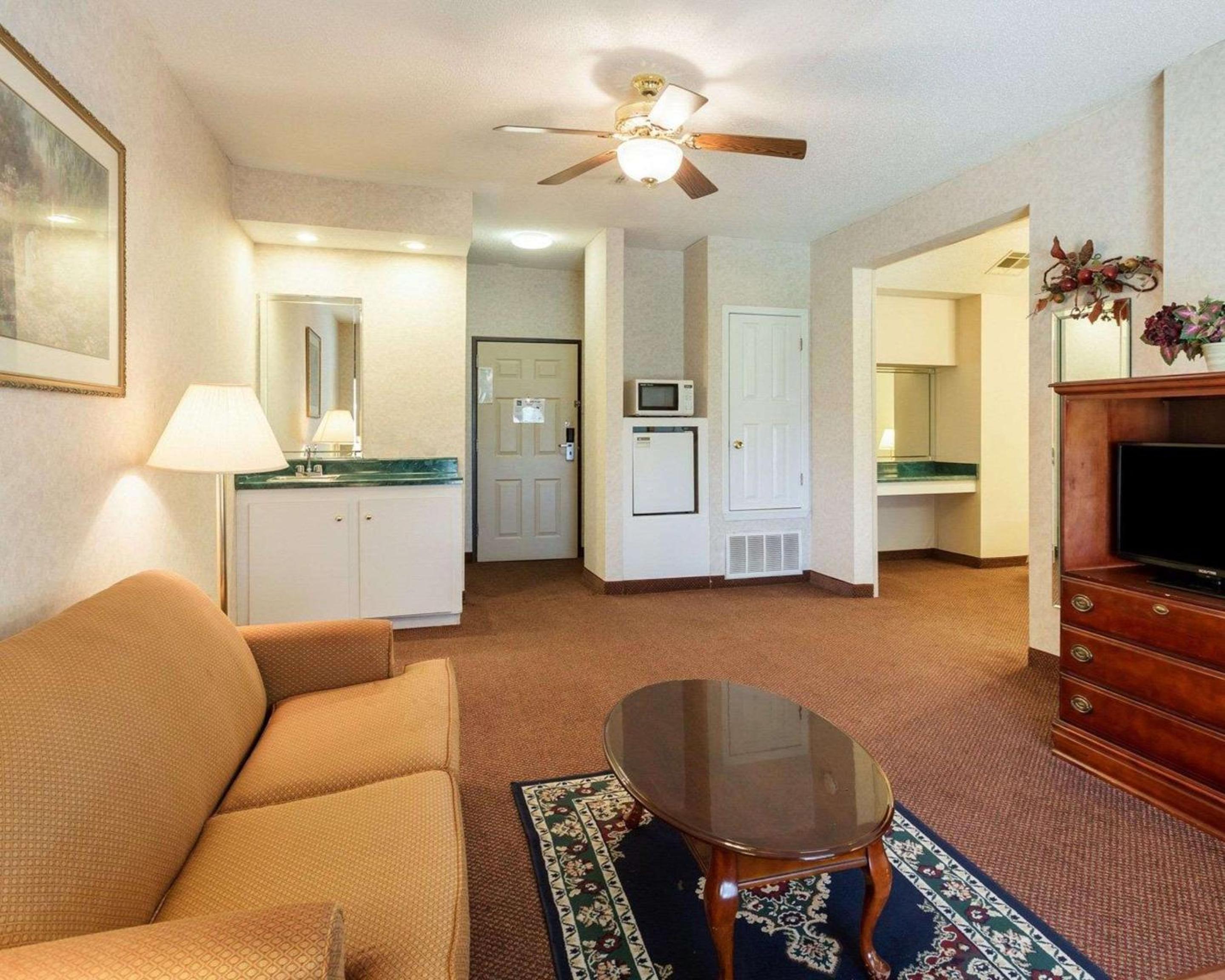 Quality Inn - Property Image 1