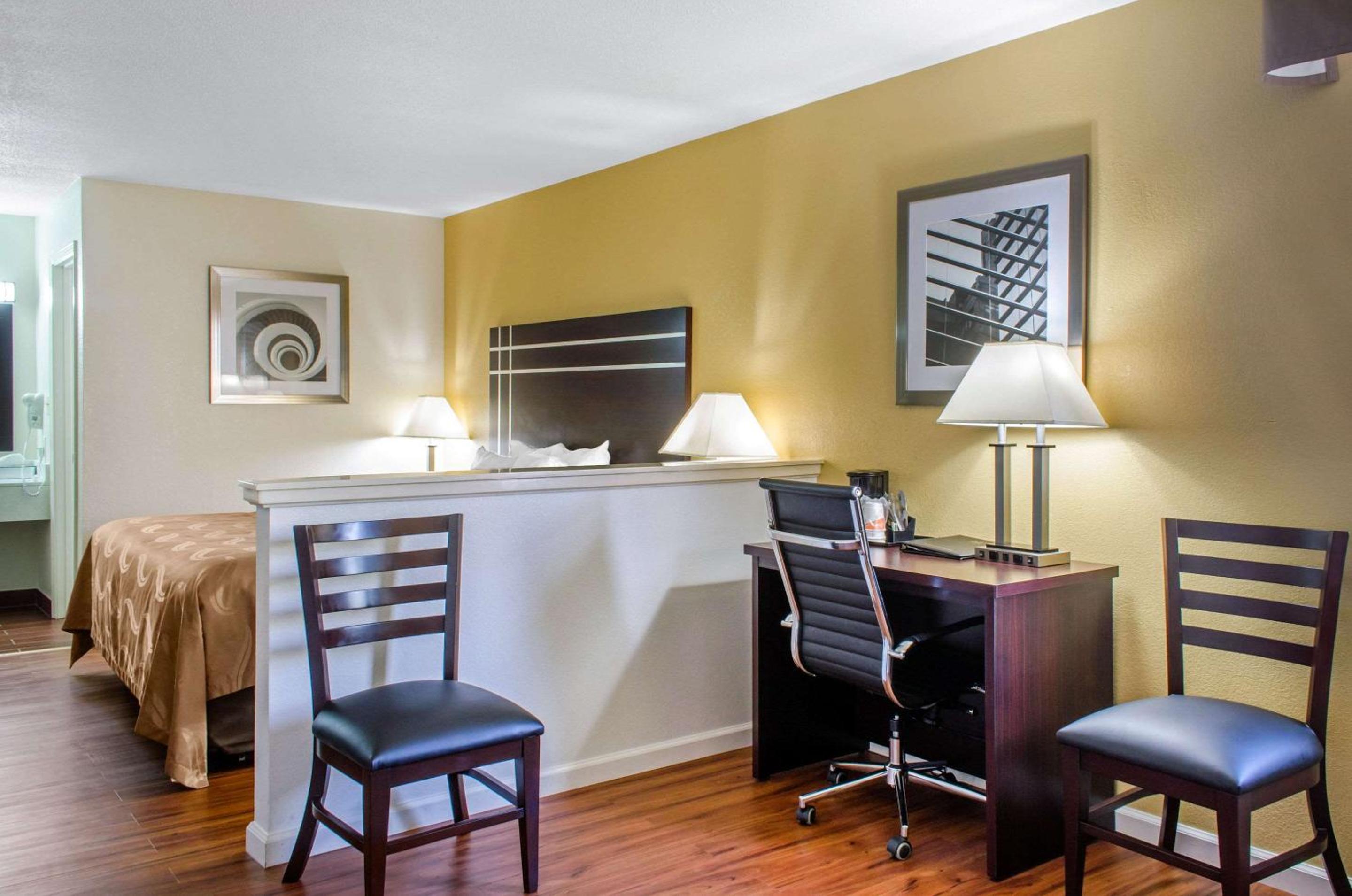 McComb Vacations - Quality Inn - Property Image 16