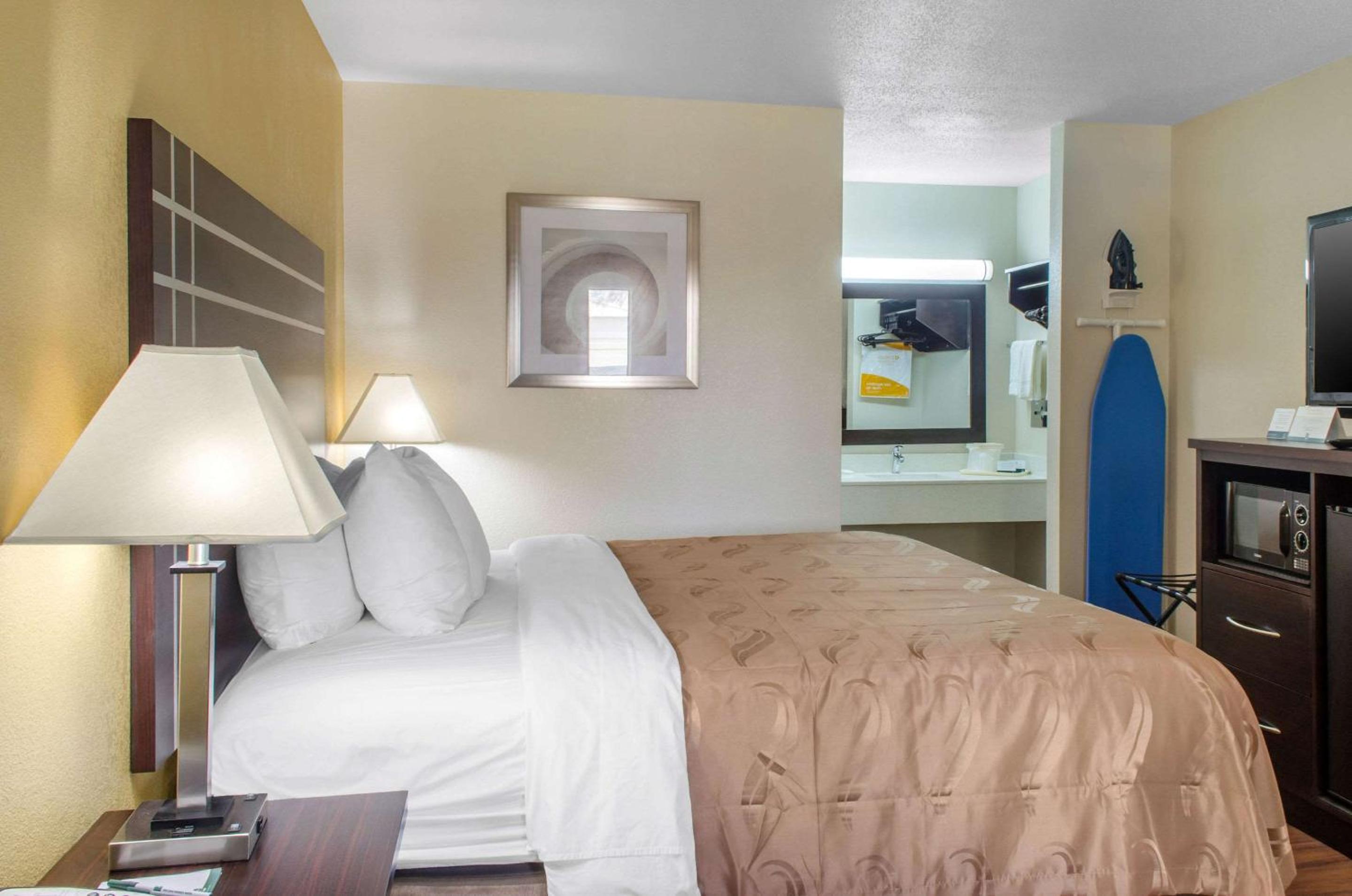 McComb Vacations - Quality Inn - Property Image 37