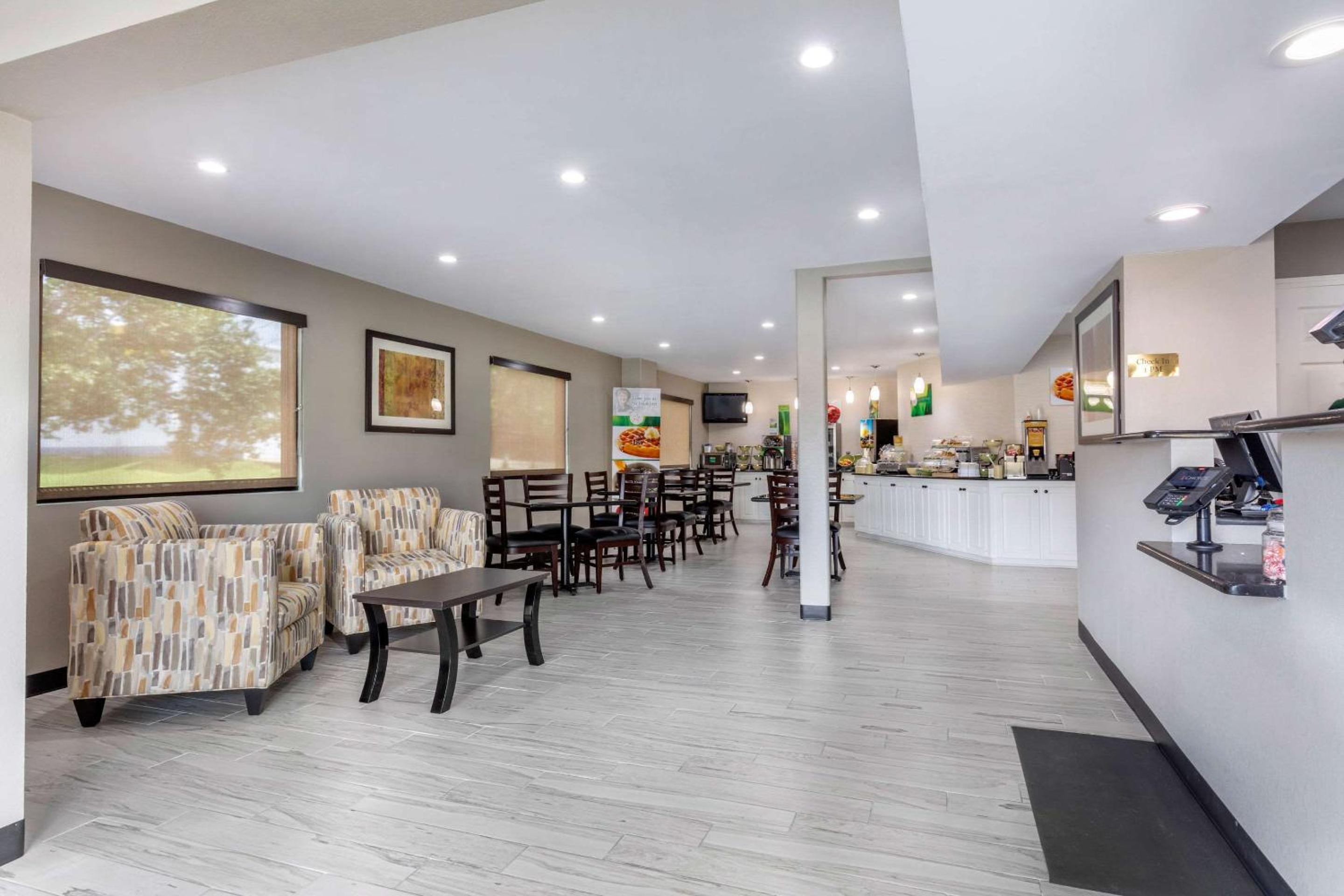 McComb Vacations - Quality Inn - Property Image 28