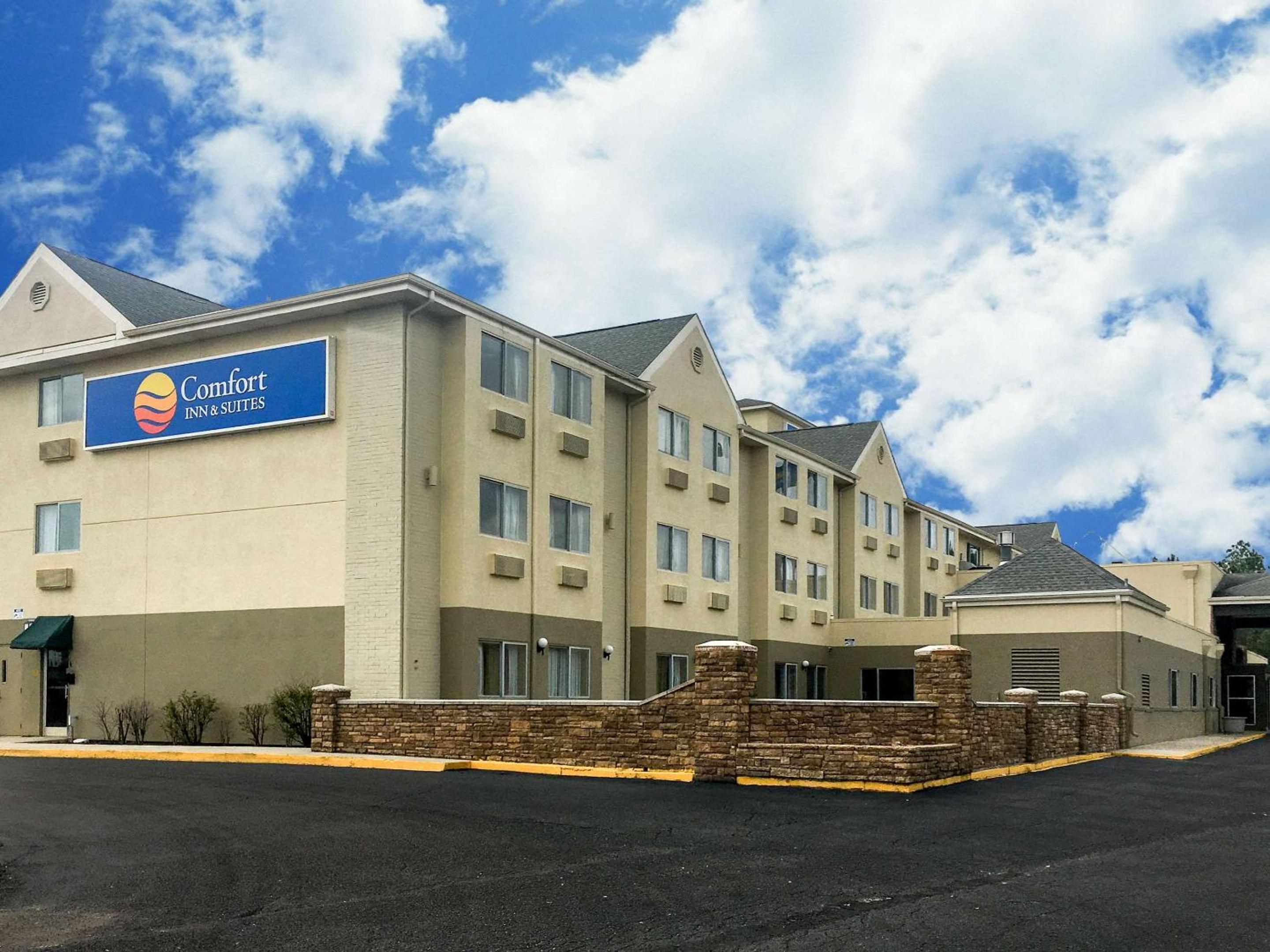 Hotel Comfort Inn & Suites Crystal Inn Sportsplex - Image 1