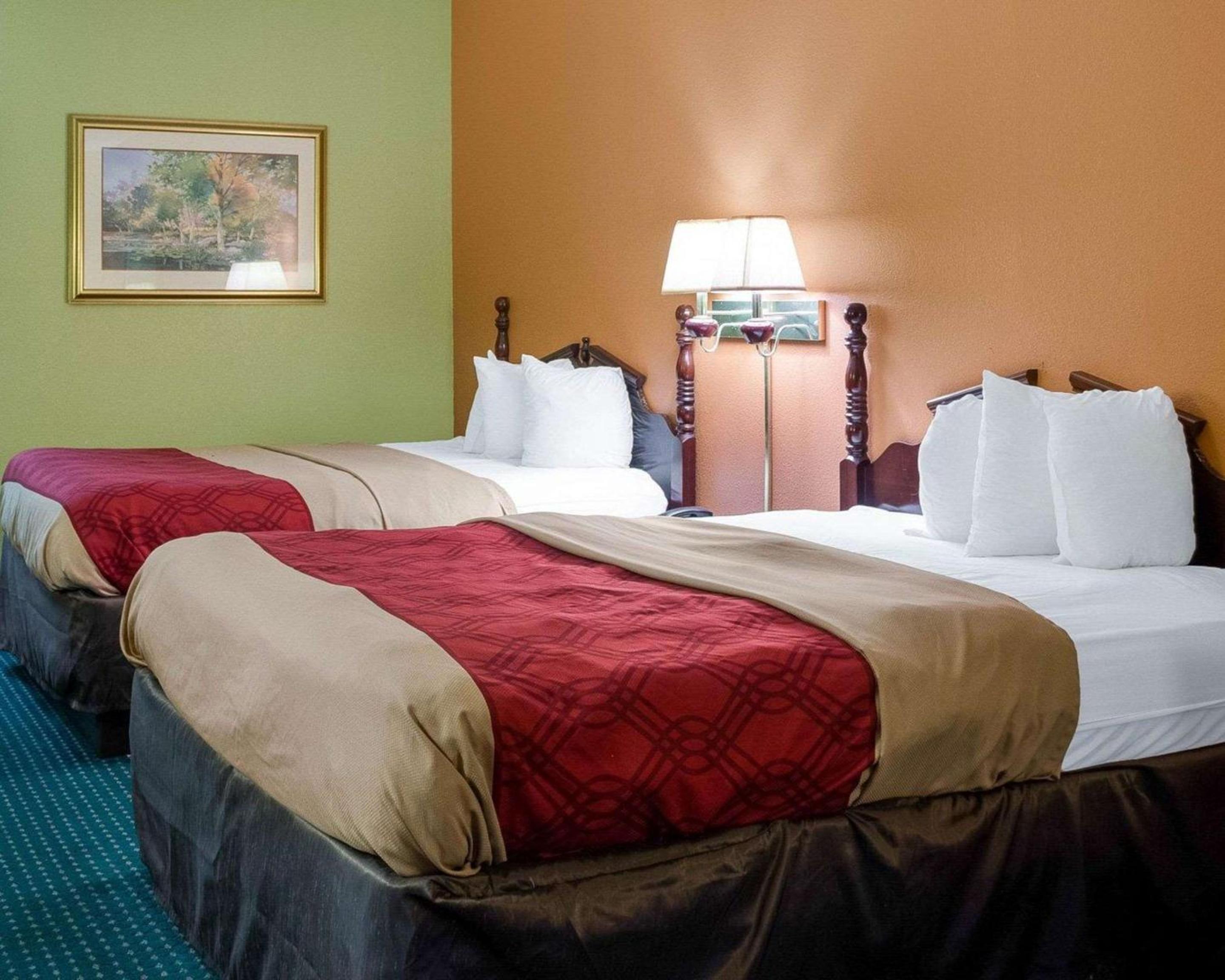 Econo Lodge Canton I-55