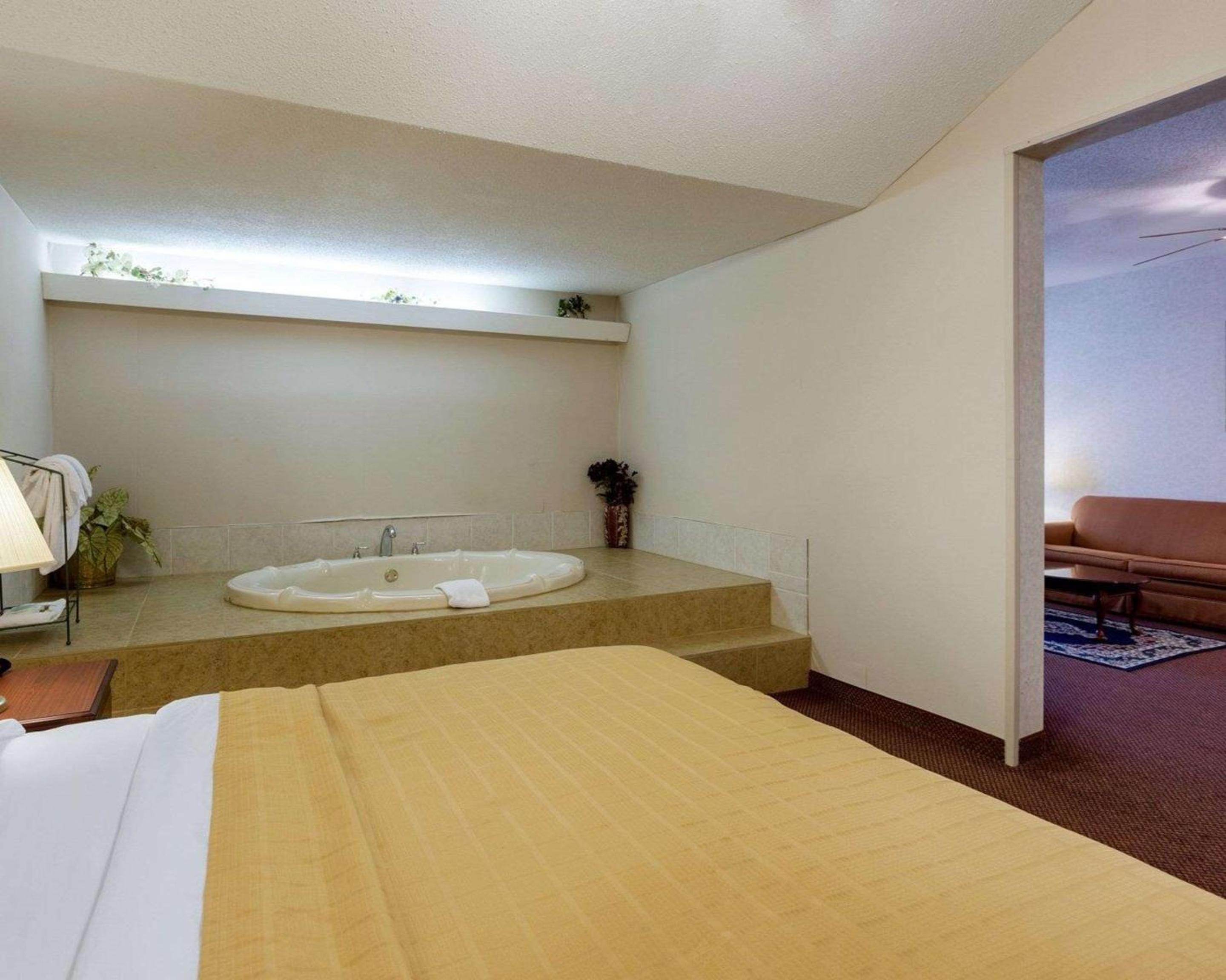 Quality Inn - Property Image 11