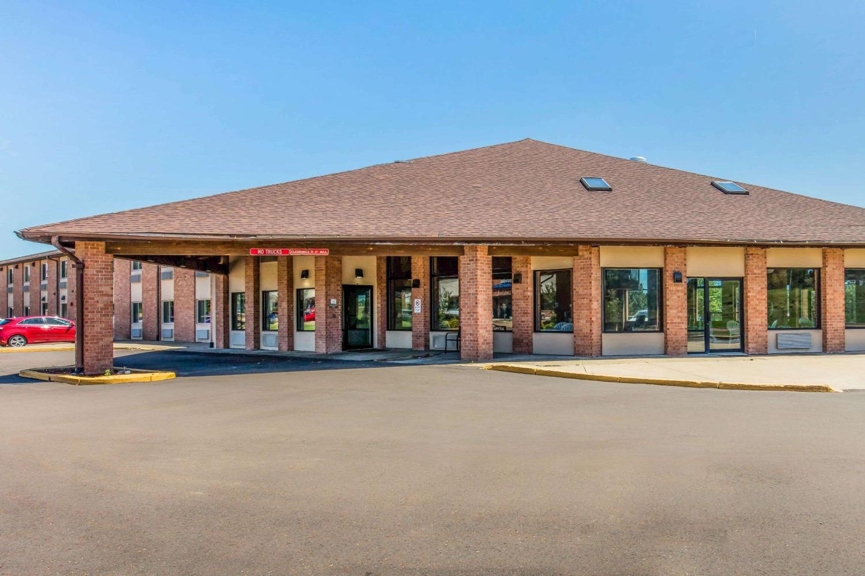 Quality Inn Batesville view 3