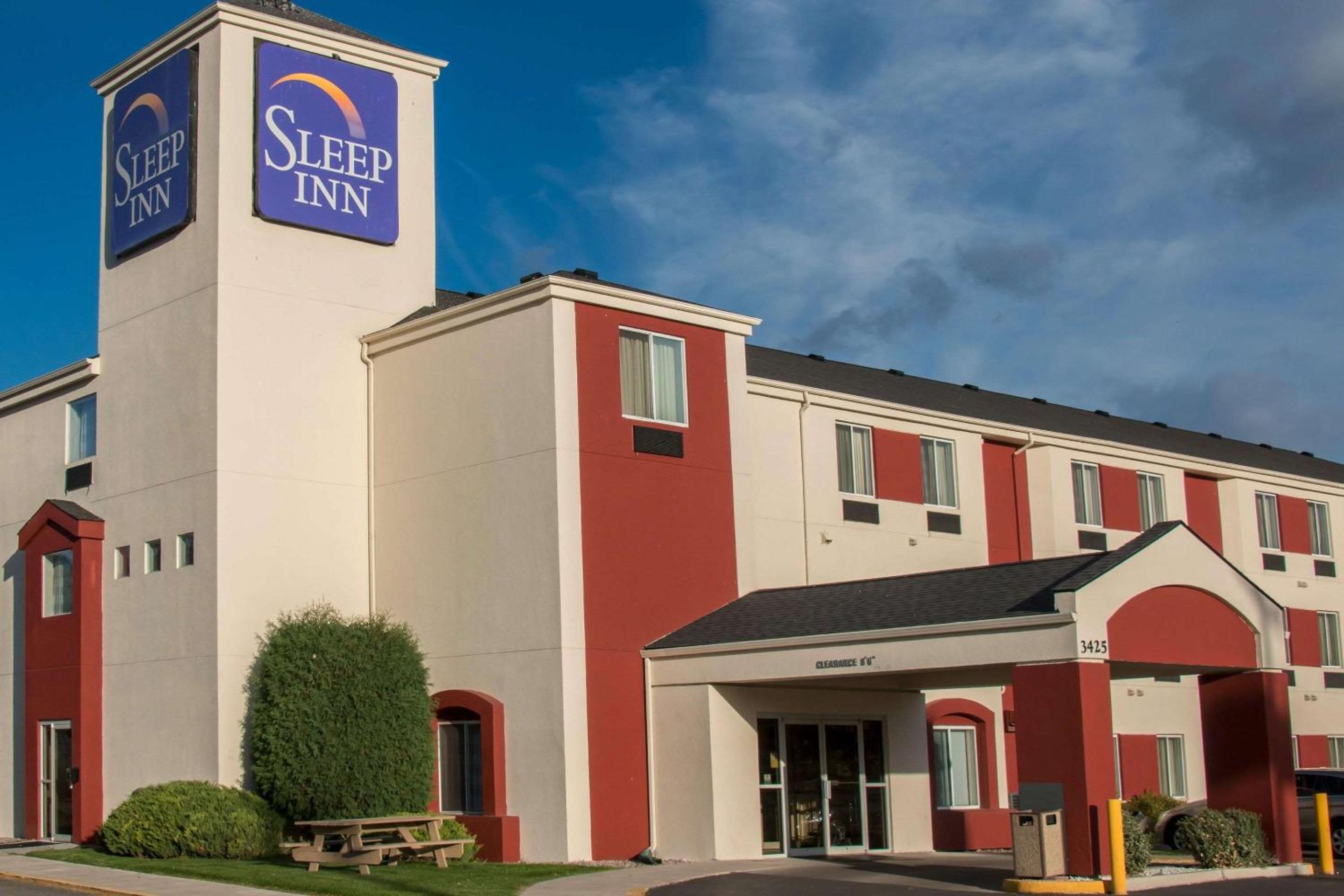 Hotel Sleep Inn - Image 1