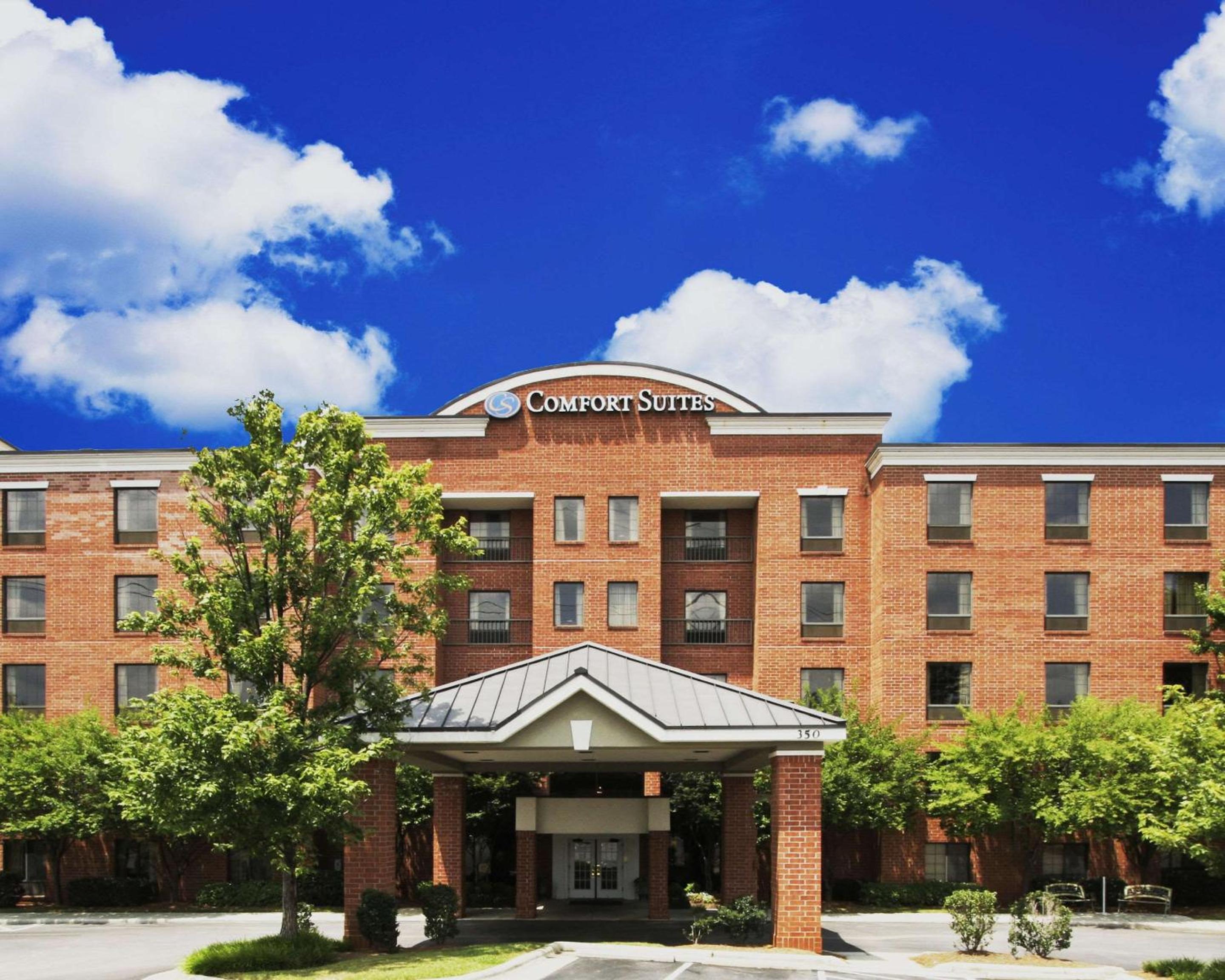 Hotel Comfort Suites Regency Park