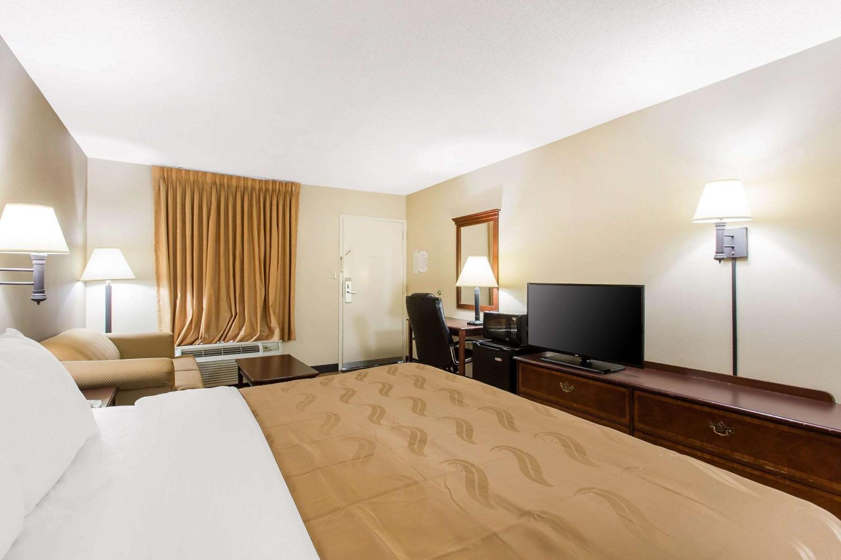 Quality Inn Mount Airy Mayberry view 5