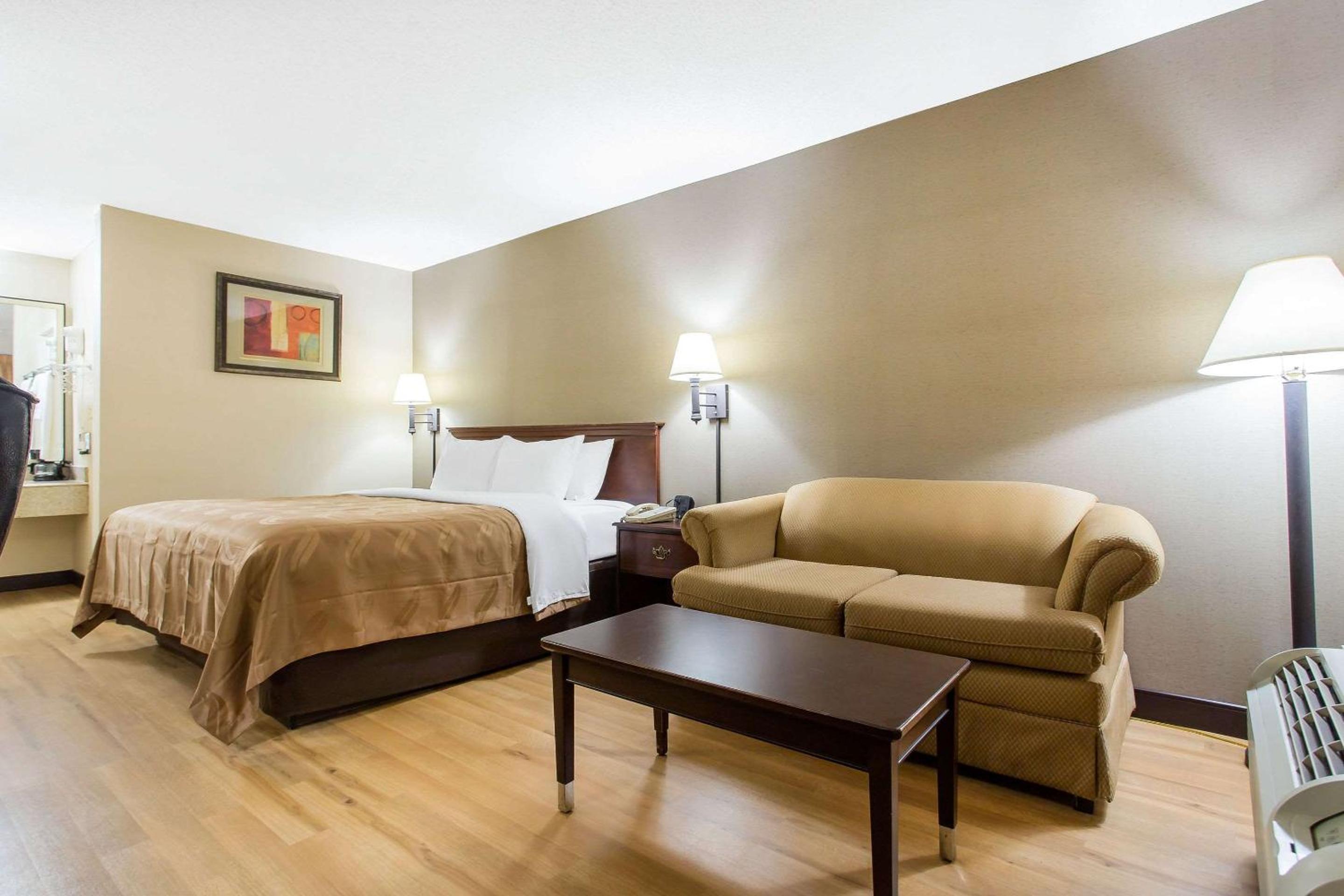 Quality Inn Mount Airy Mayberry view 2