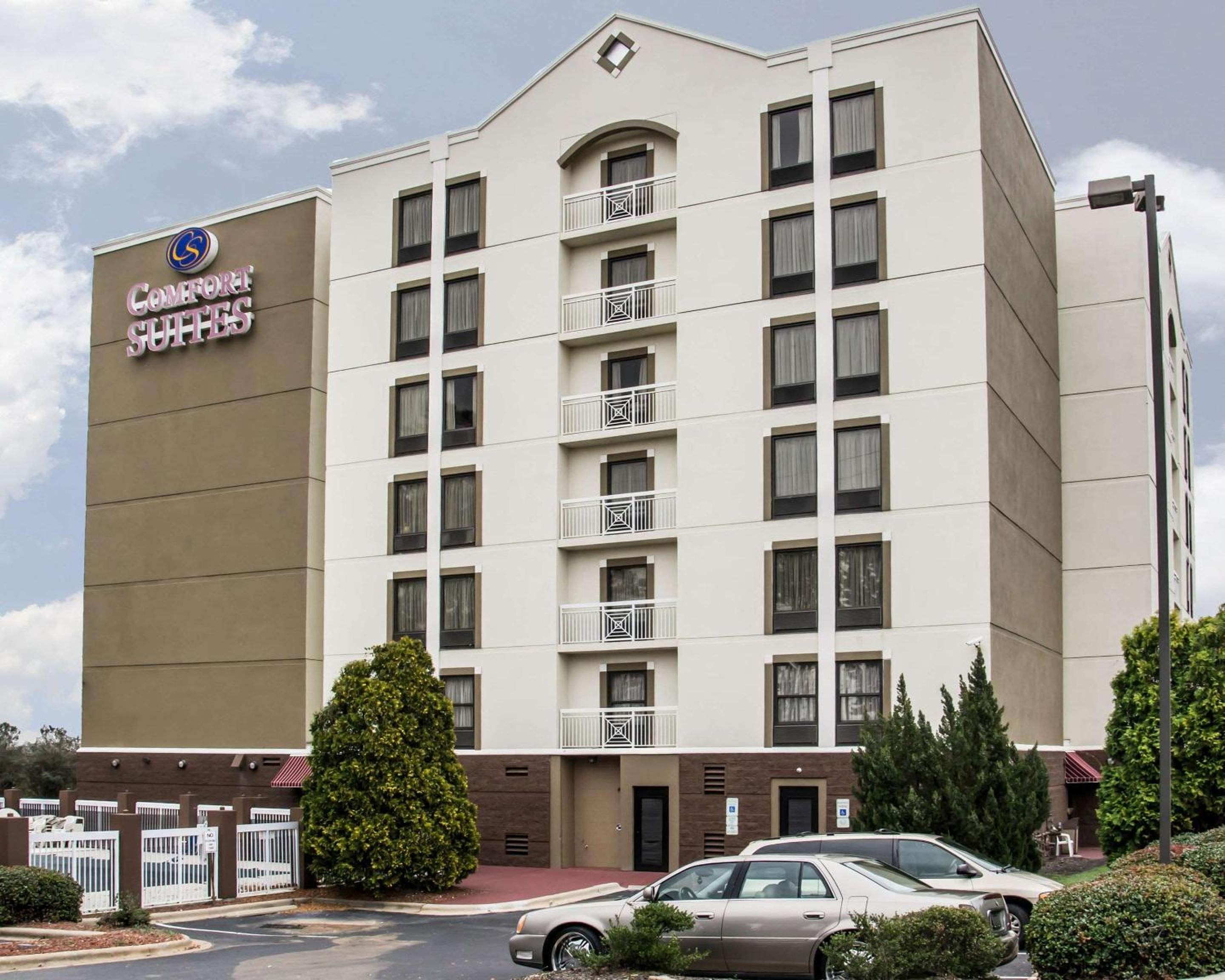 Hotel Comfort Suites University - Research Park - Image 1