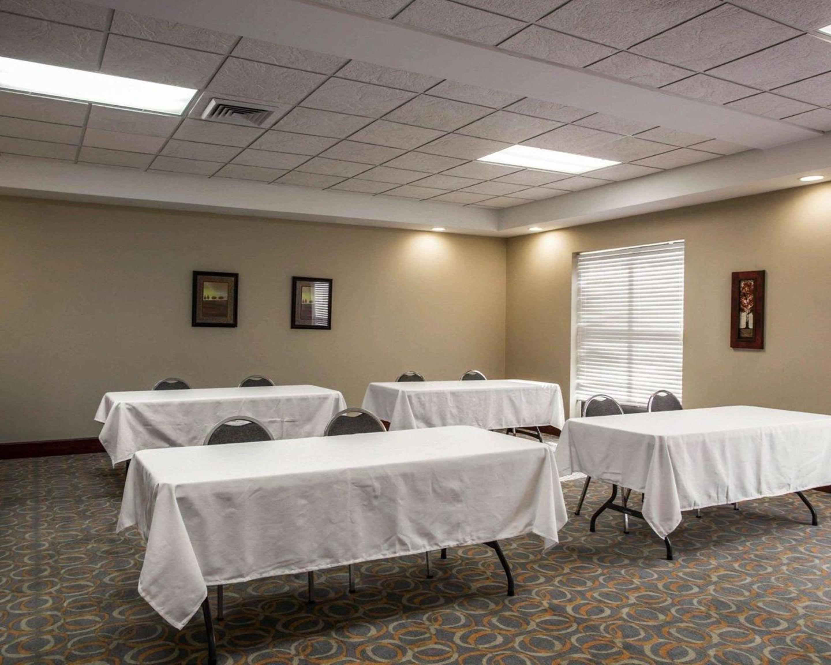 Lumberton Vacations - Comfort Inn  Suites Lumberton Central I-95 - Property Image 10