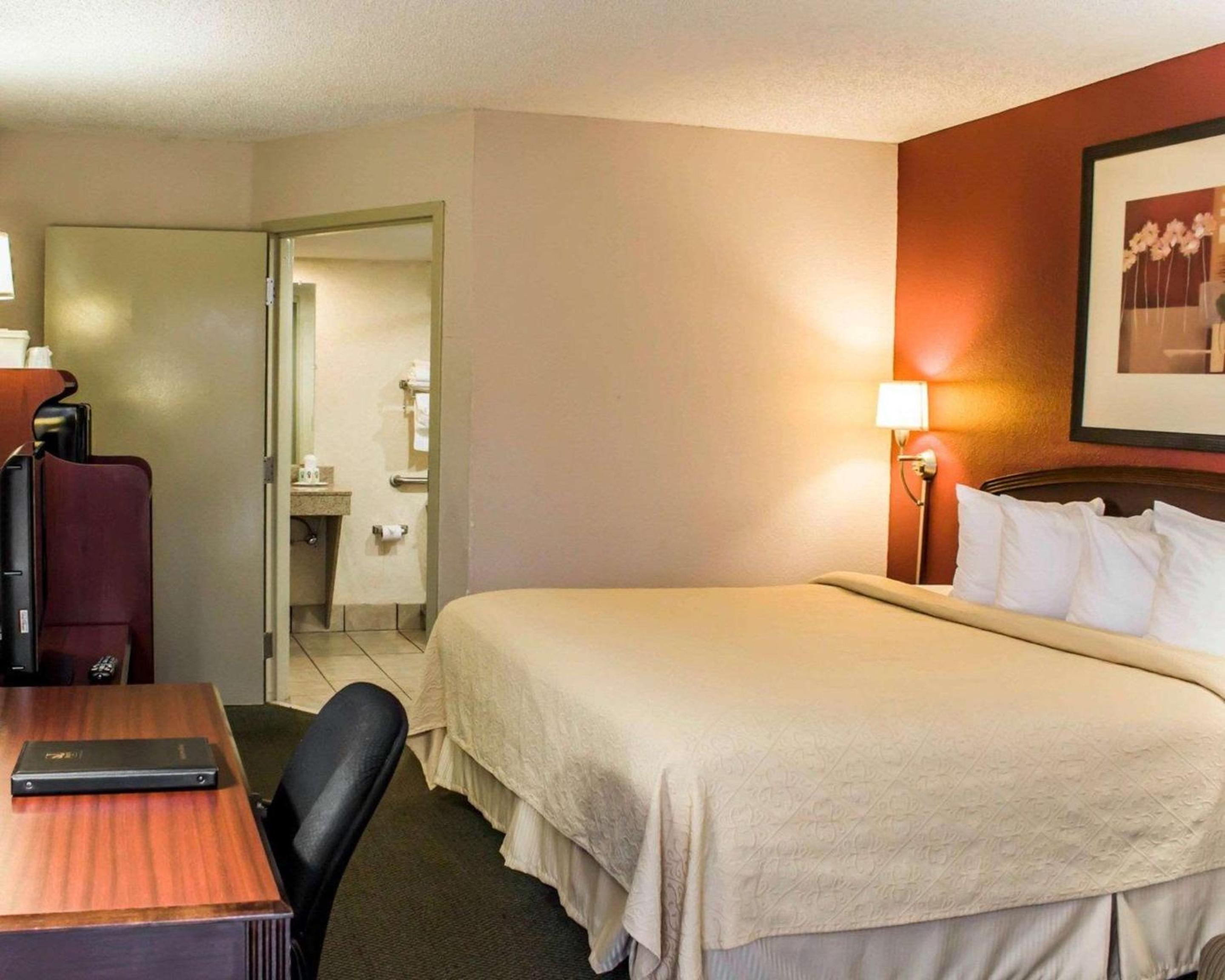 Roanoke Rapids Vacations - Quality Inn Roanoke near Lake Gaston - Property Image 10