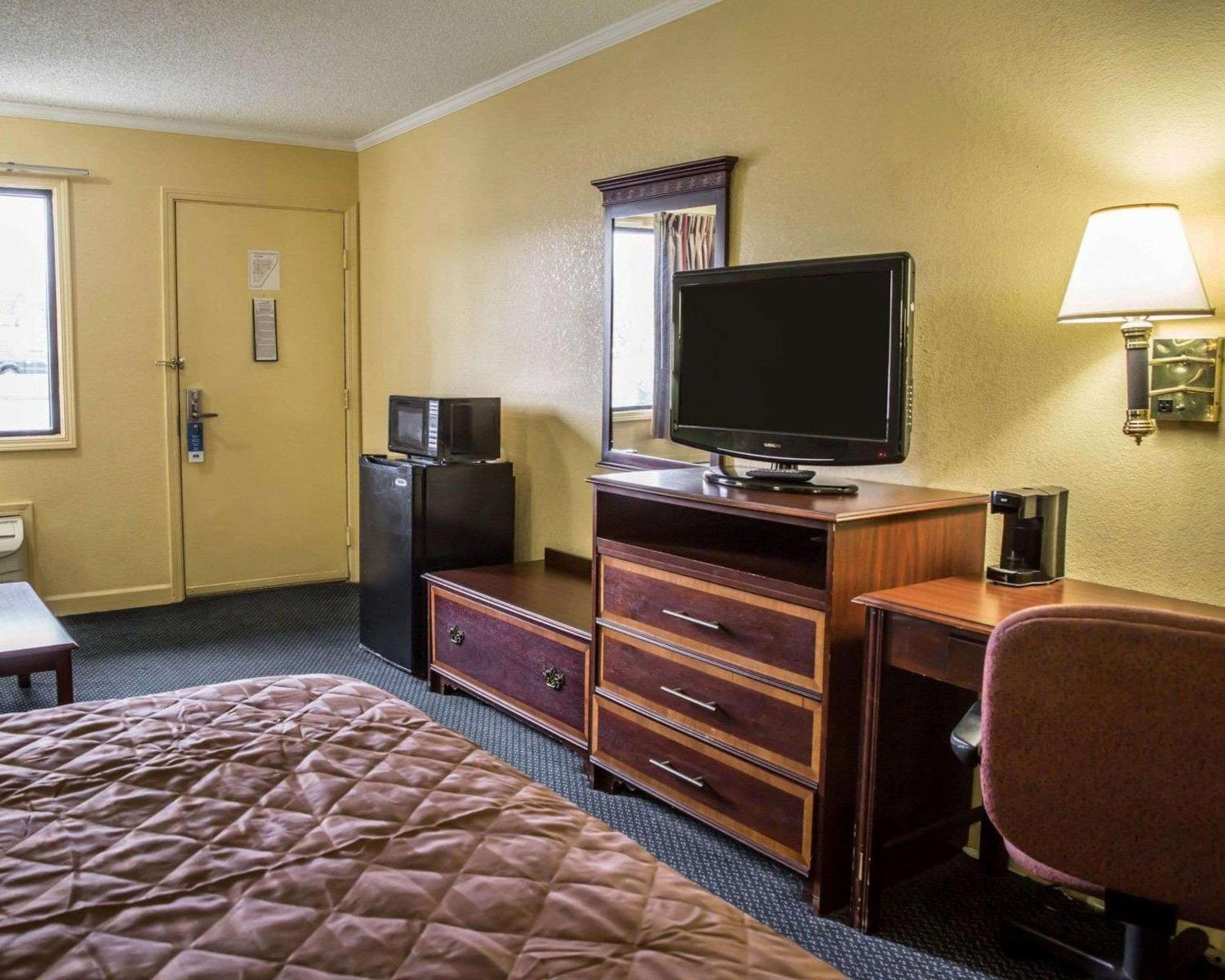 Rodeway Inn & Suites Plymouth Hwy 64, 写真 24