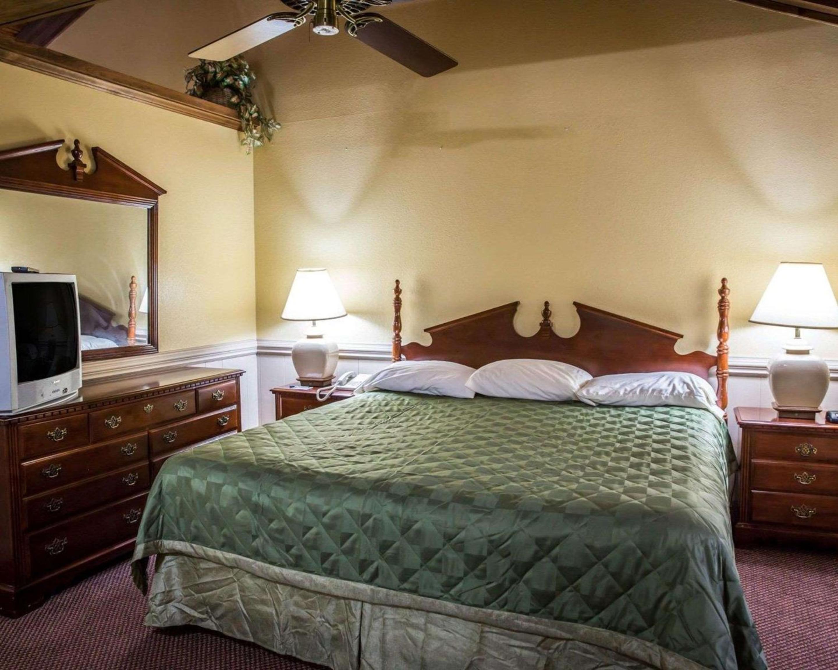 Rodeway Inn & Suites Plymouth Hwy 64, 写真 6