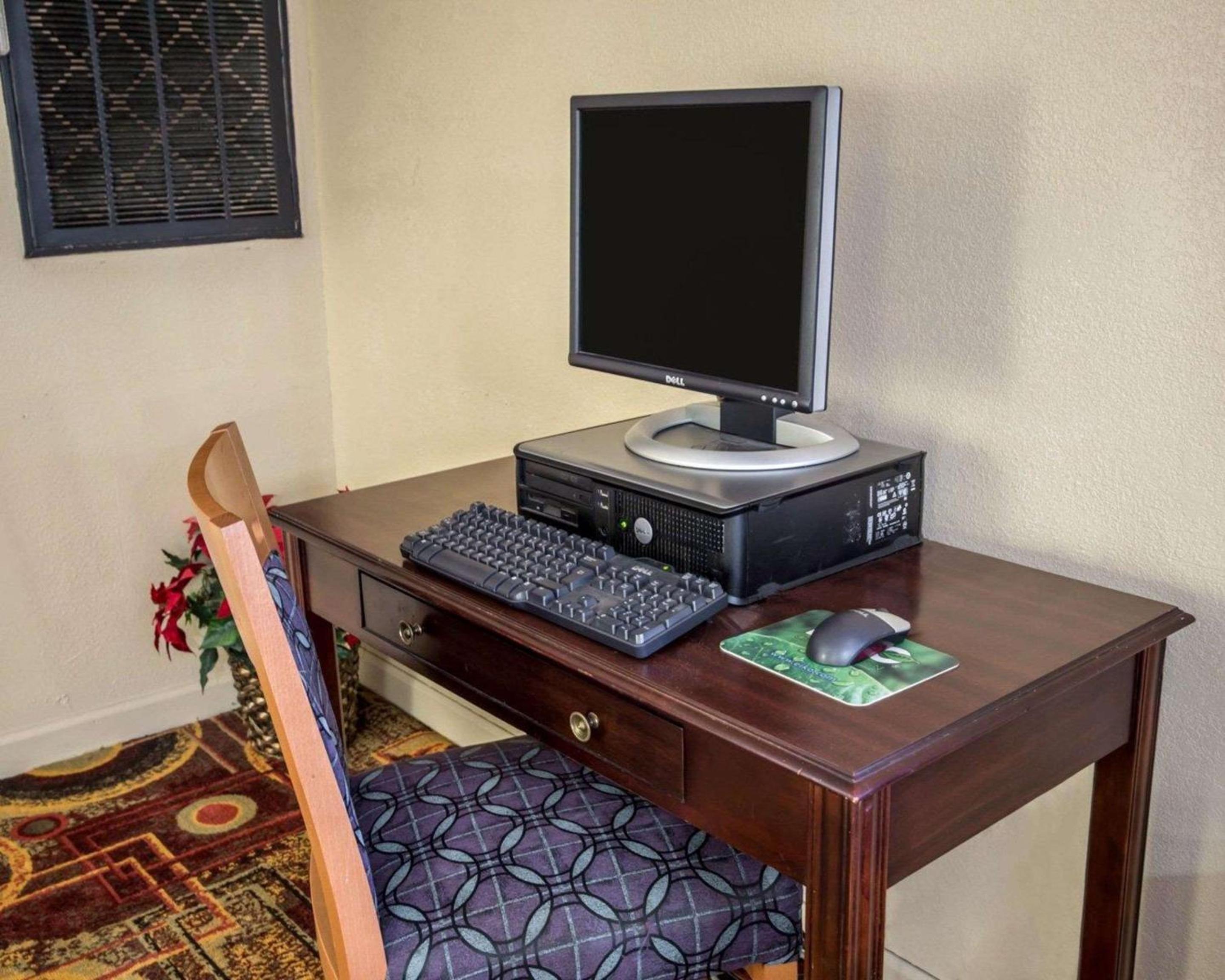 Rodeway Inn & Suites Plymouth Hwy 64, 写真 9