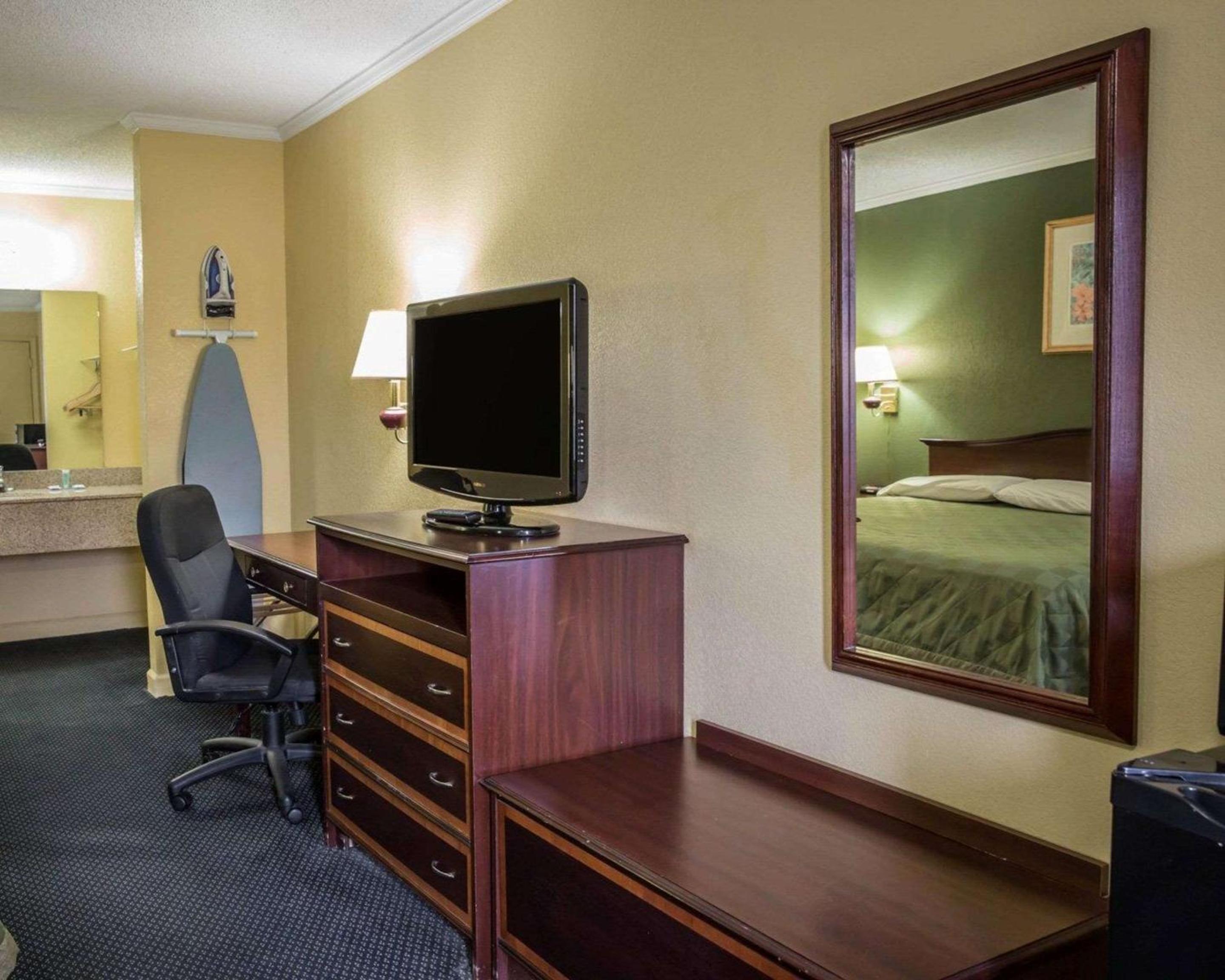 Rodeway Inn & Suites Plymouth Hwy 64, 写真 12