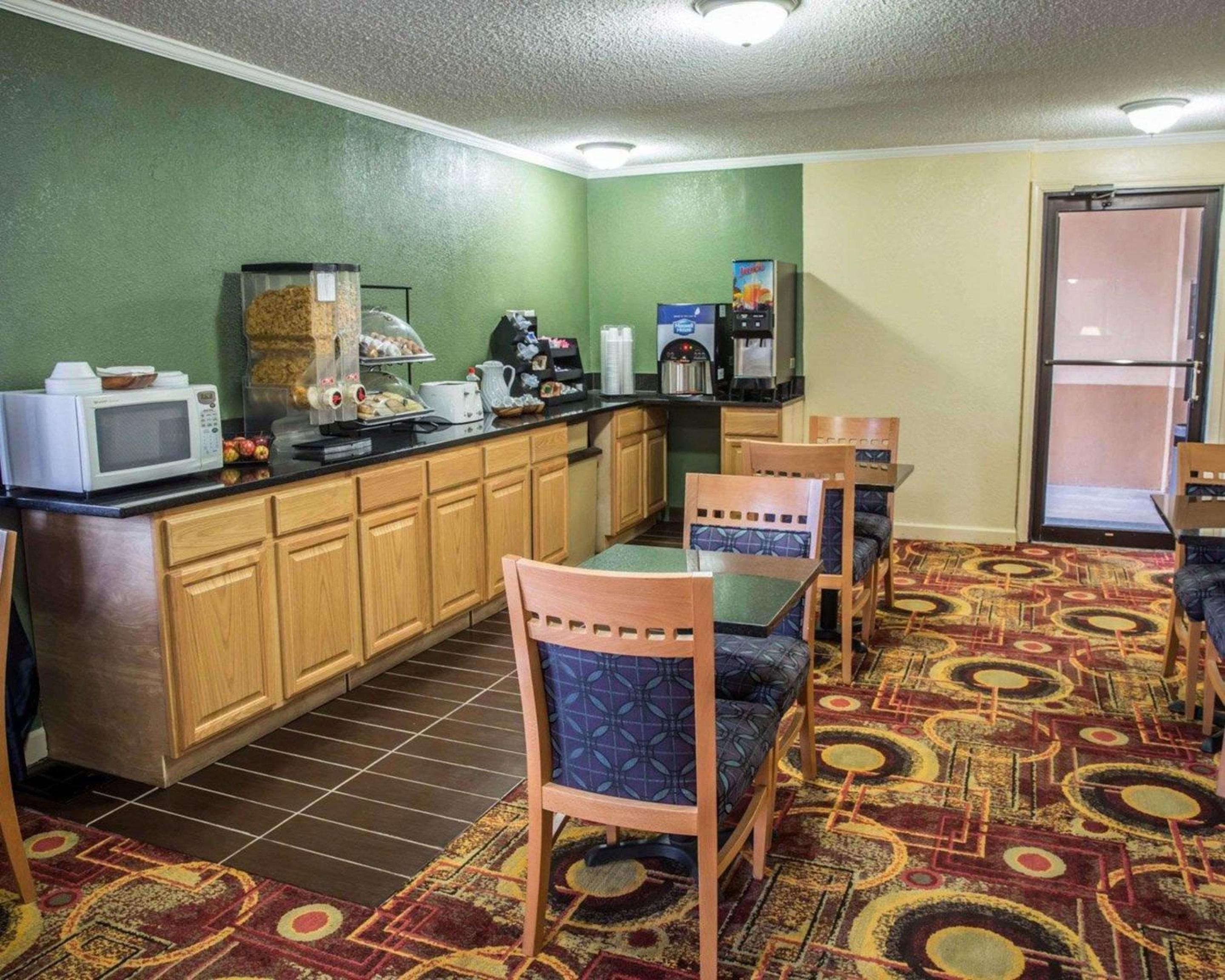 Rodeway Inn & Suites Plymouth Hwy 64, 写真 3